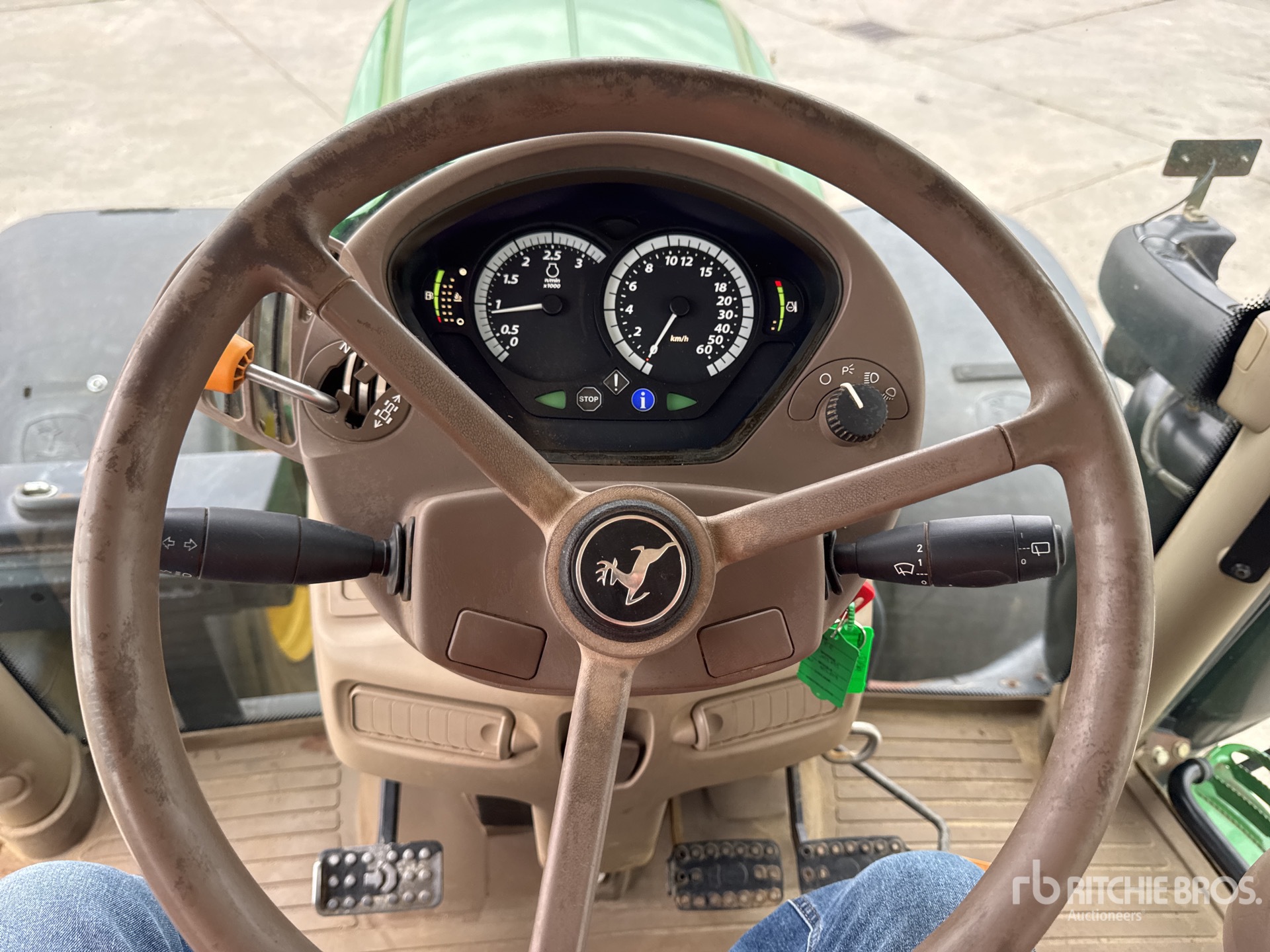 2015 John Deere 6215R AUTO POWE