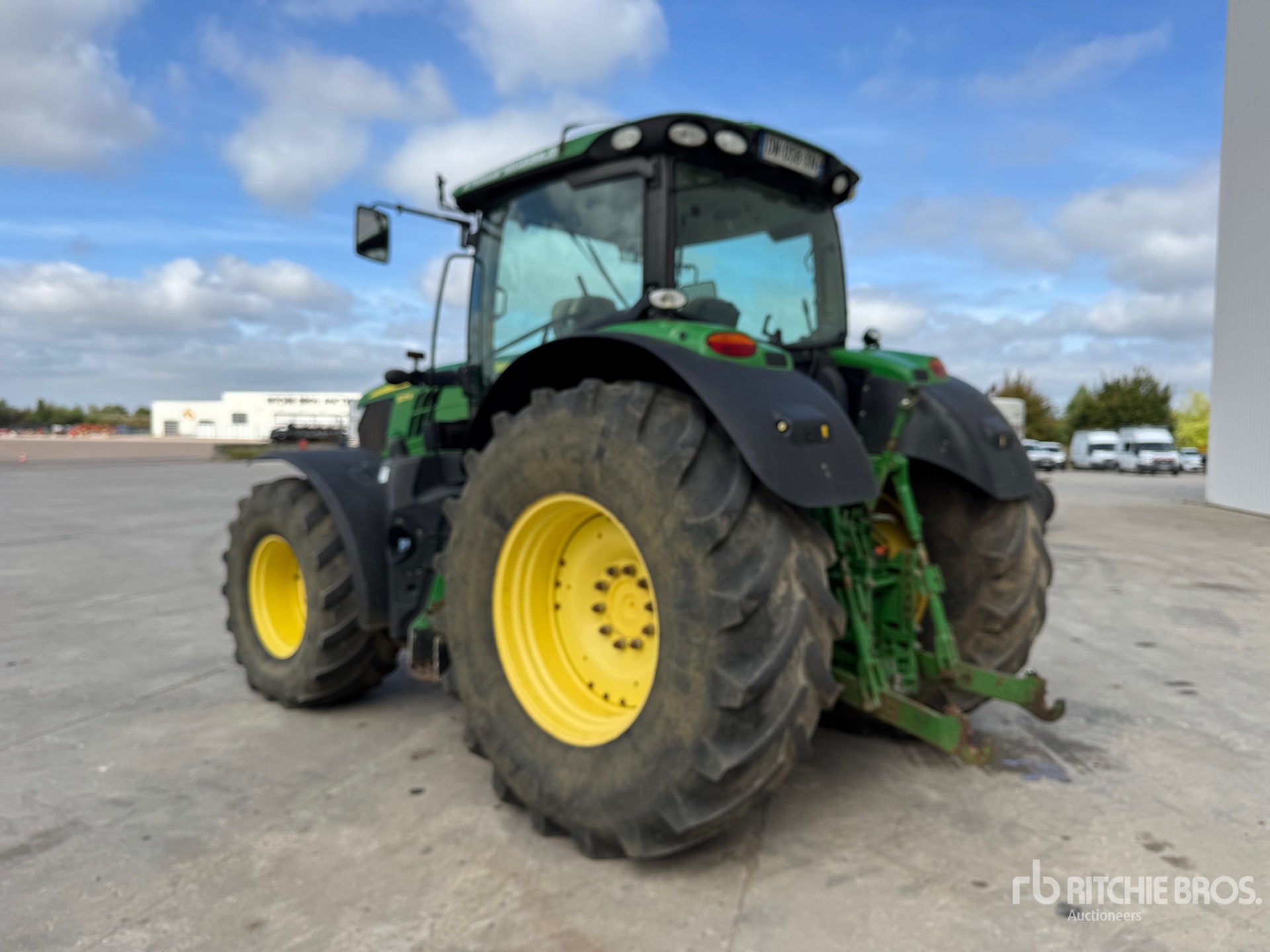 2015 John Deere 6215R AUTO POWE
