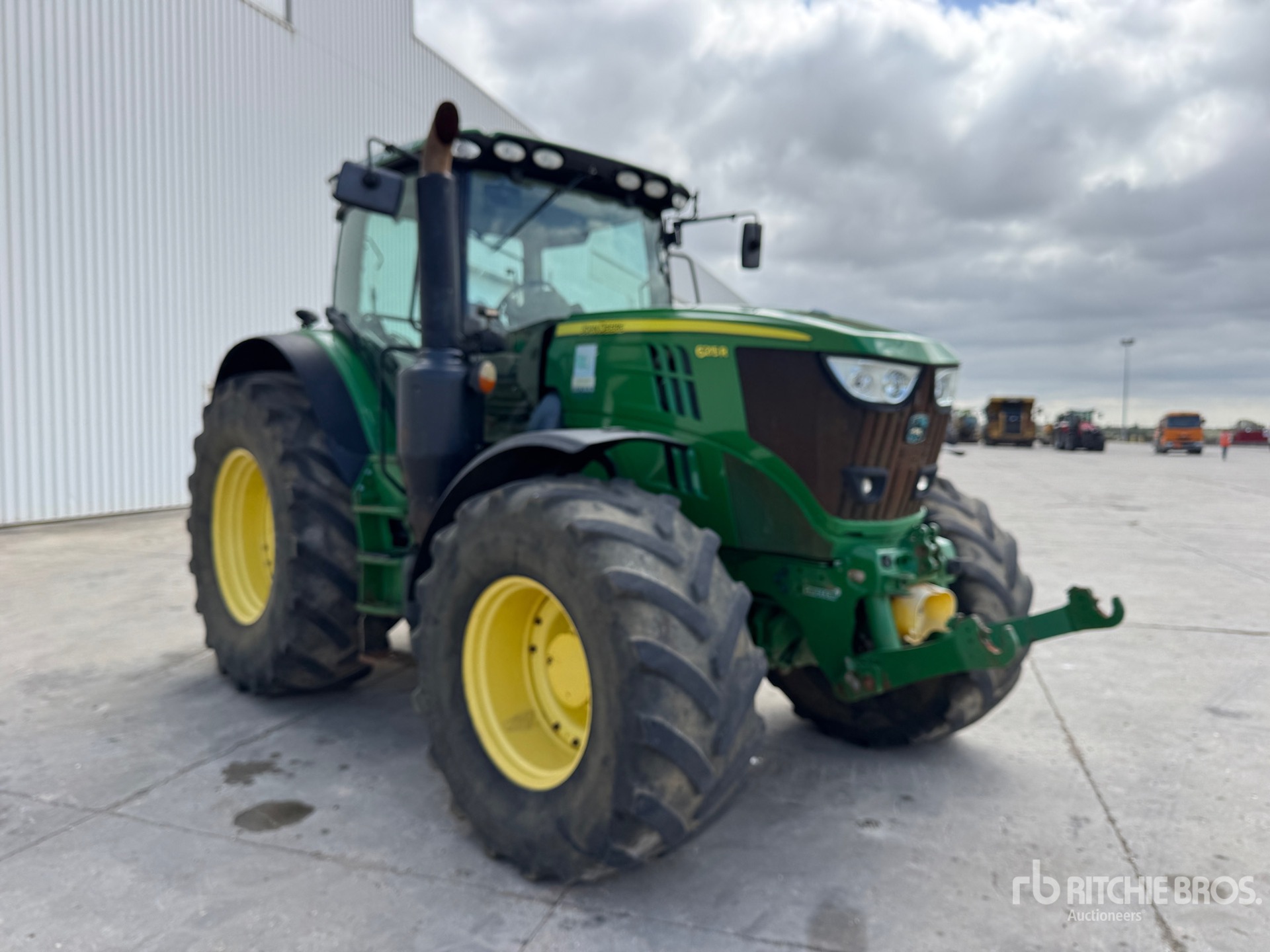 2015 John Deere 6215R AUTO POWE