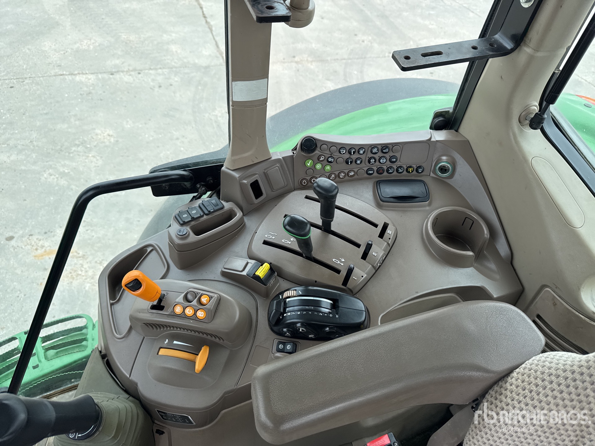 2021 John Deere 6195M COMMAND Q