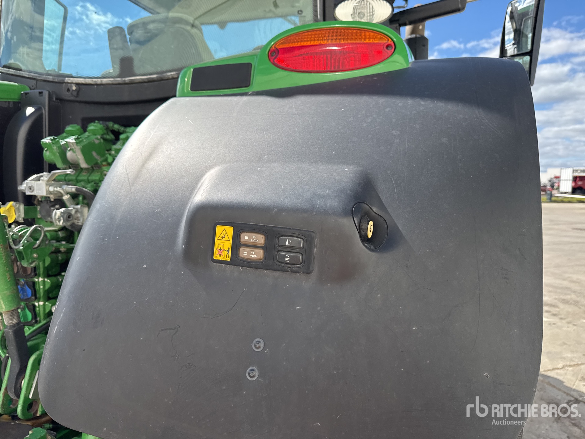 2016 John Deere 6175R AUTO POWE