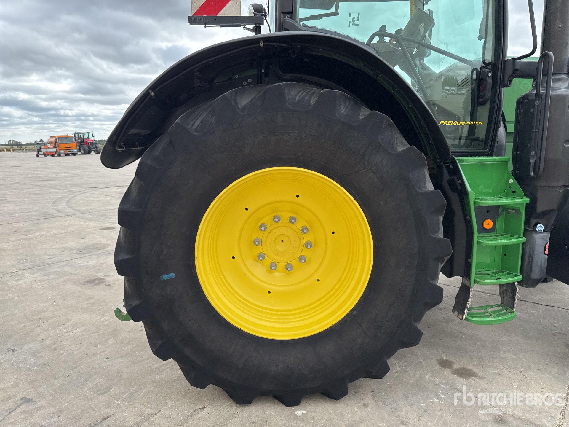2022 John Deere 6175R AUTO POWE