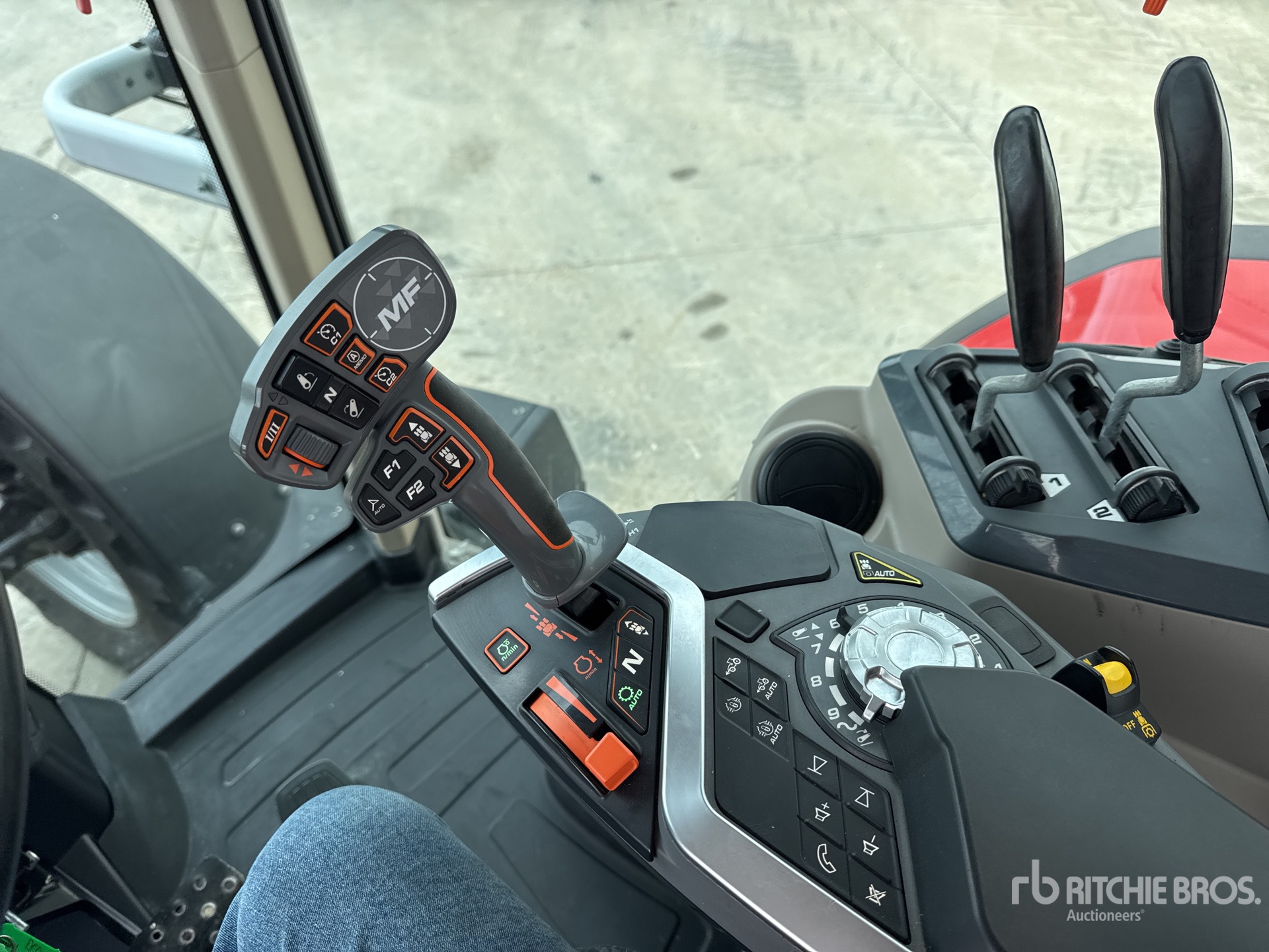 2023 Massey Ferguson 8S.205 DYNA-7