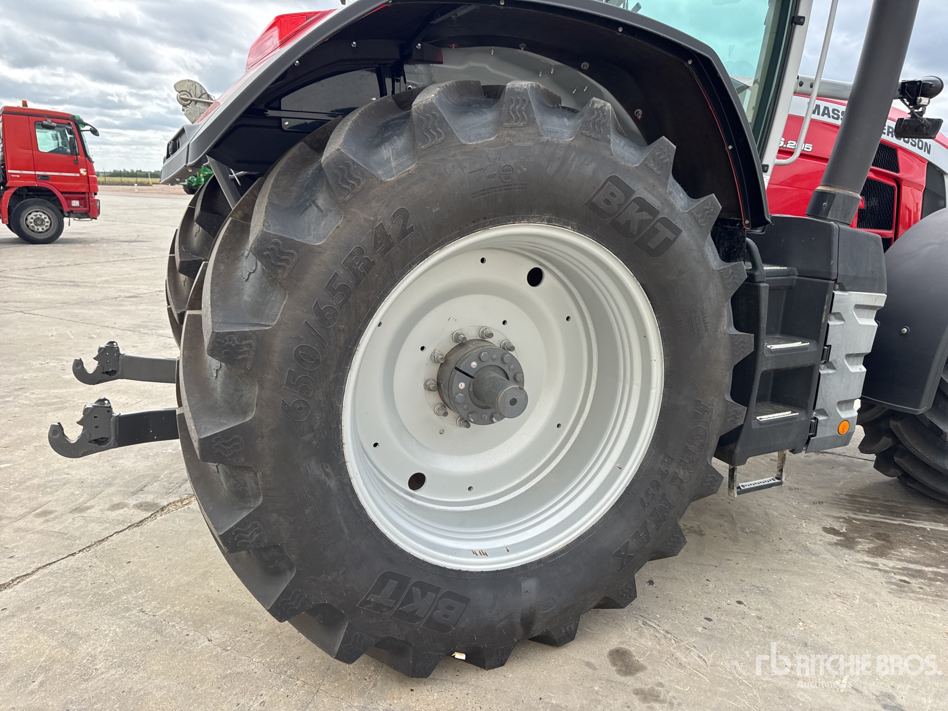 2023 Massey Ferguson 8S.205 DYNA-7