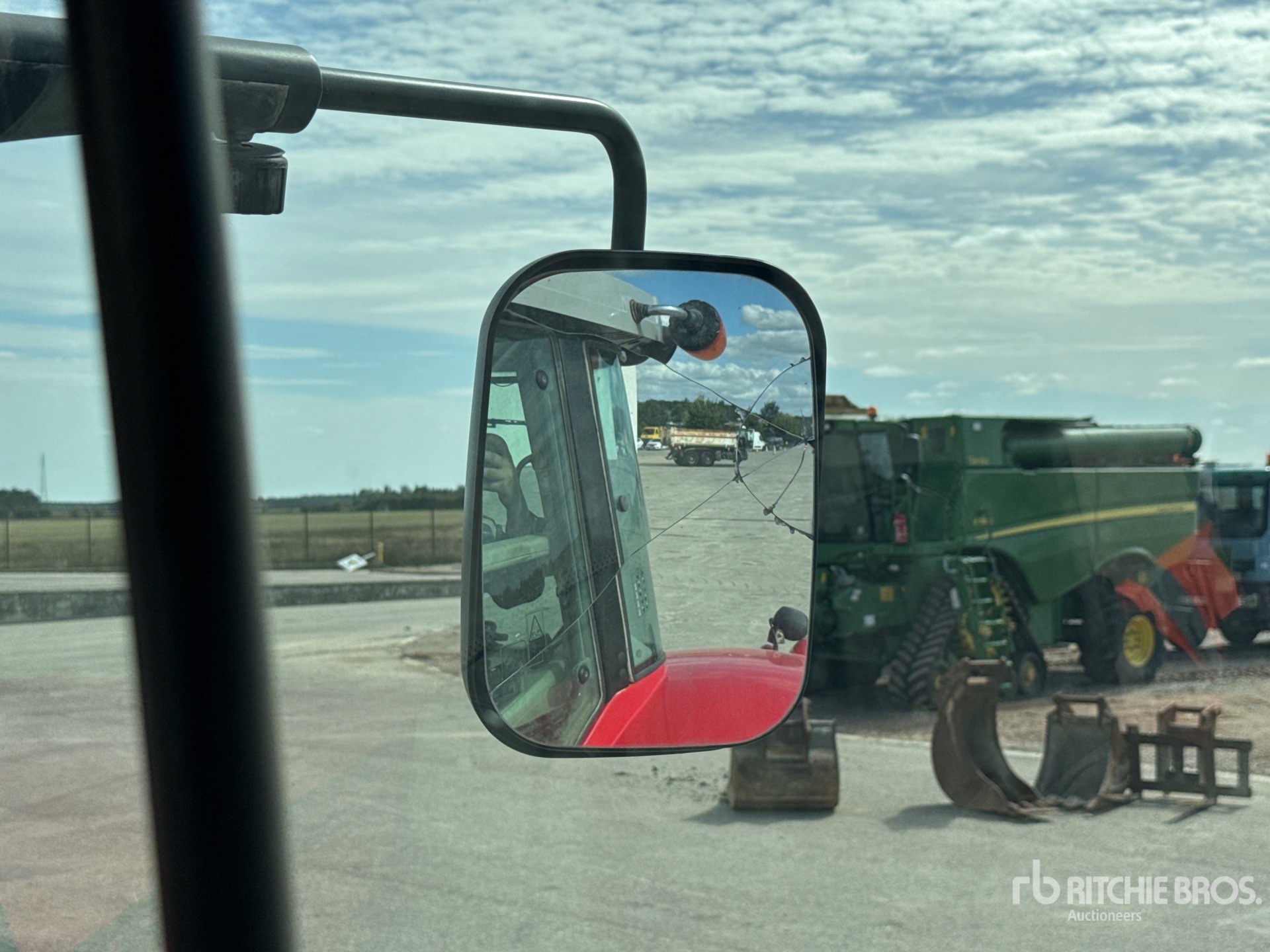 2016 Massey Ferguson 7724