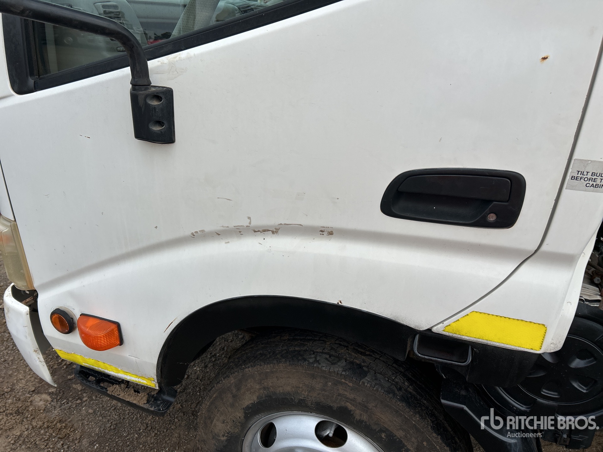 2007 Hino 300