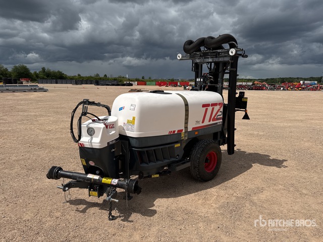 2023 Nicolas TTZ 2 900 Interface Pull-Type Sprayer