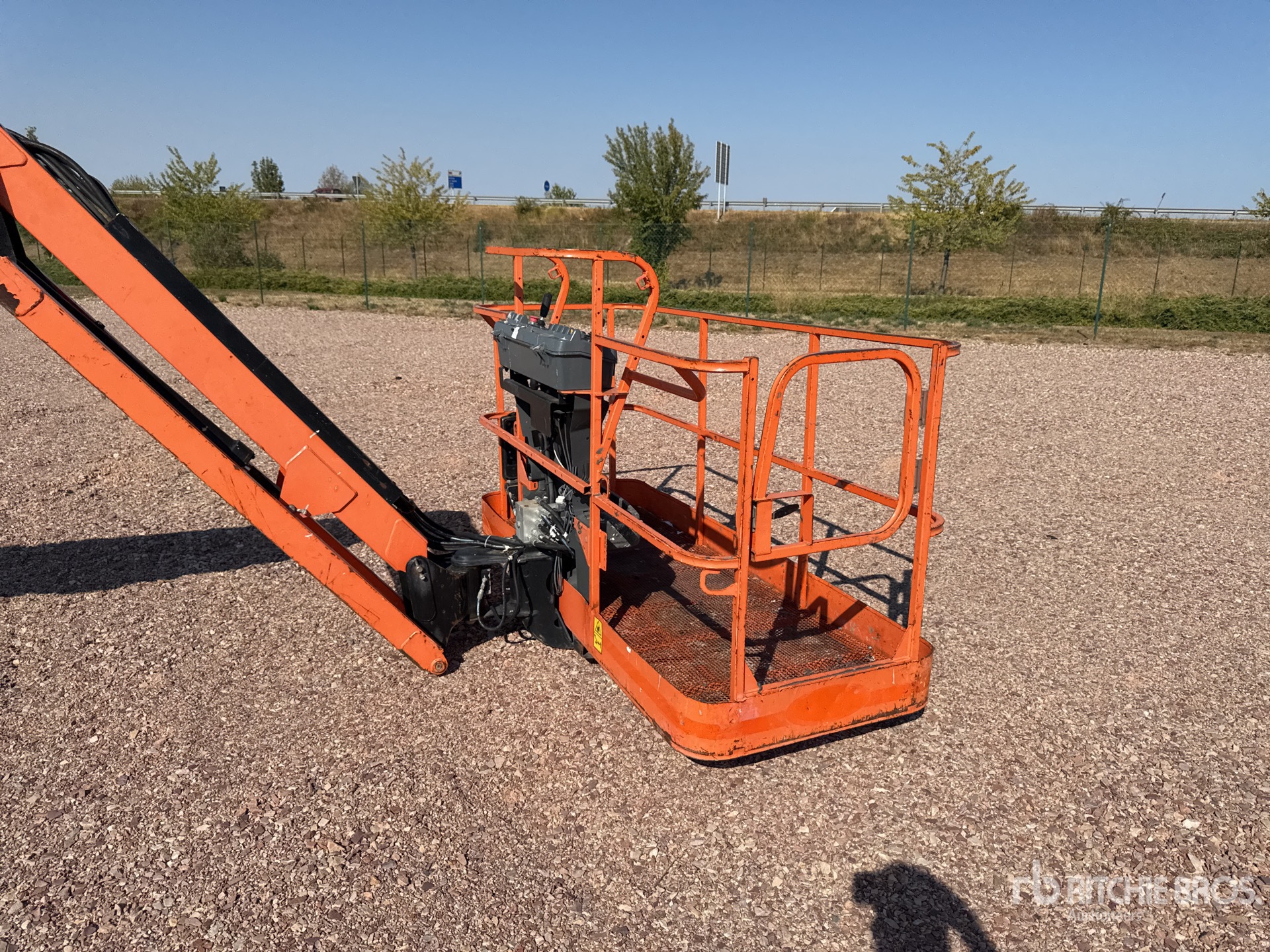 2016 JLG 660SJ