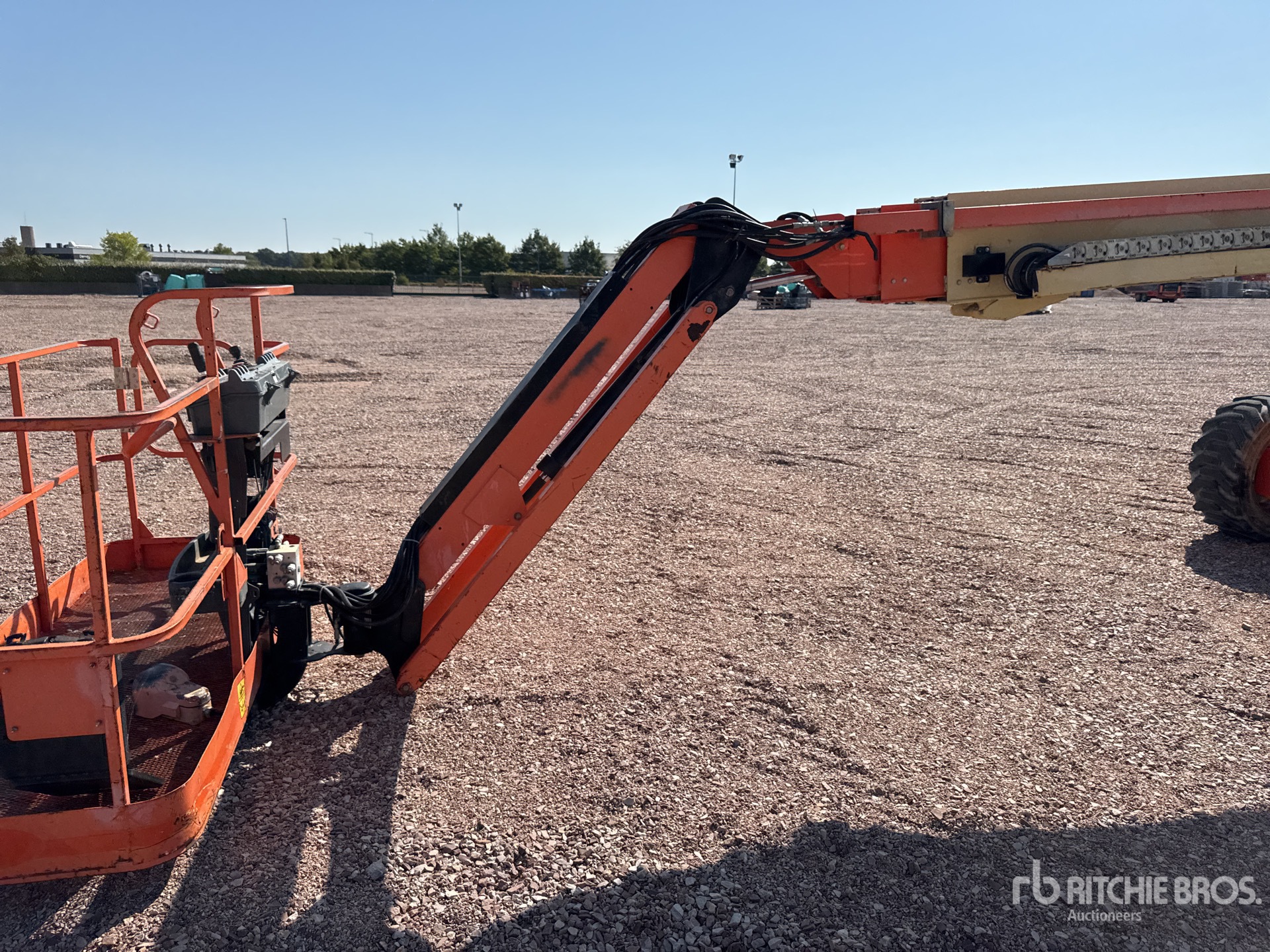 2016 JLG 660SJ