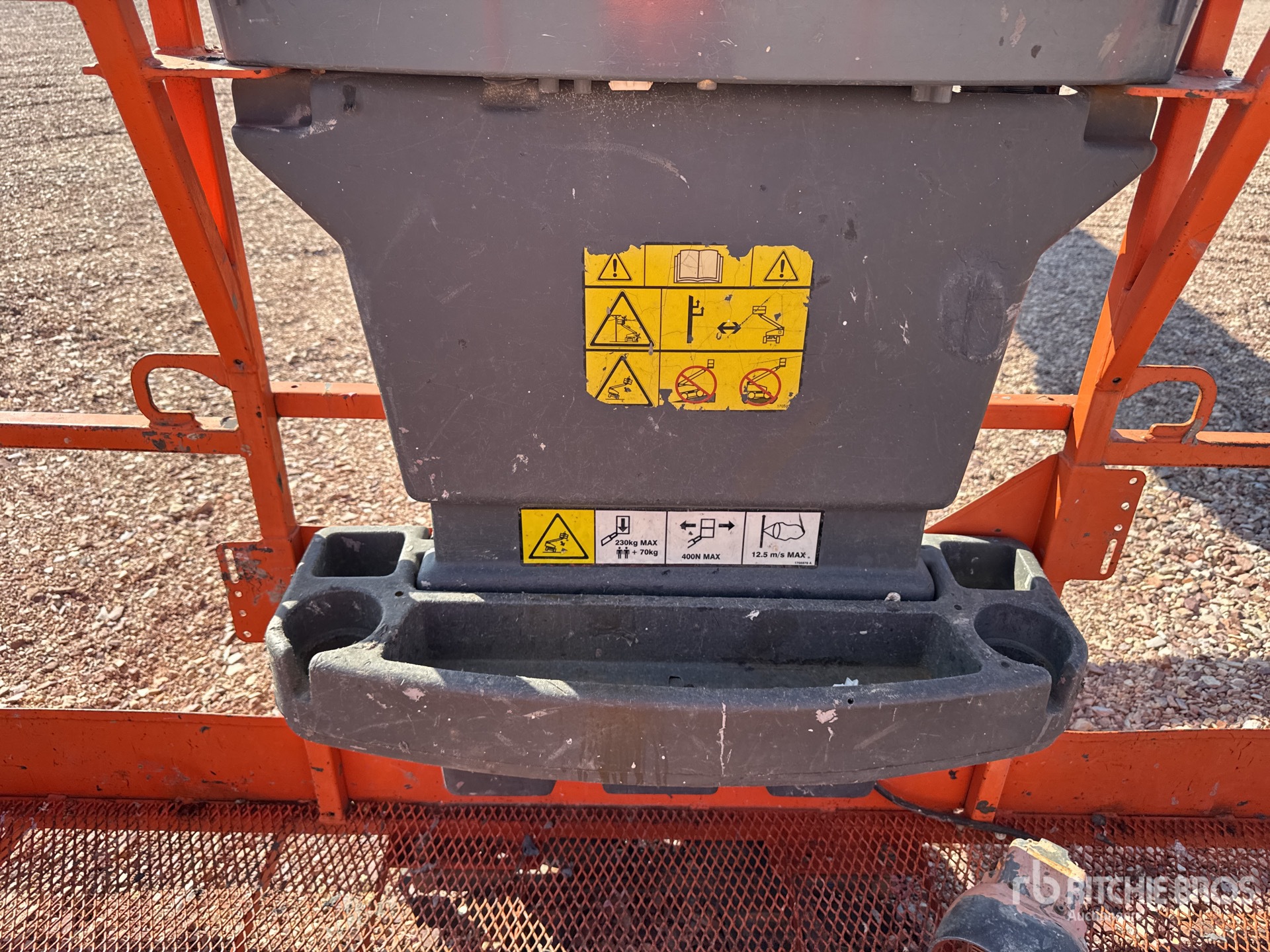 2016 JLG 660SJ