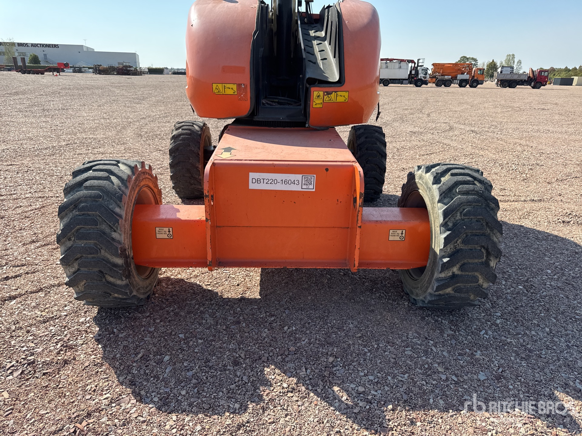 2016 JLG 660SJ