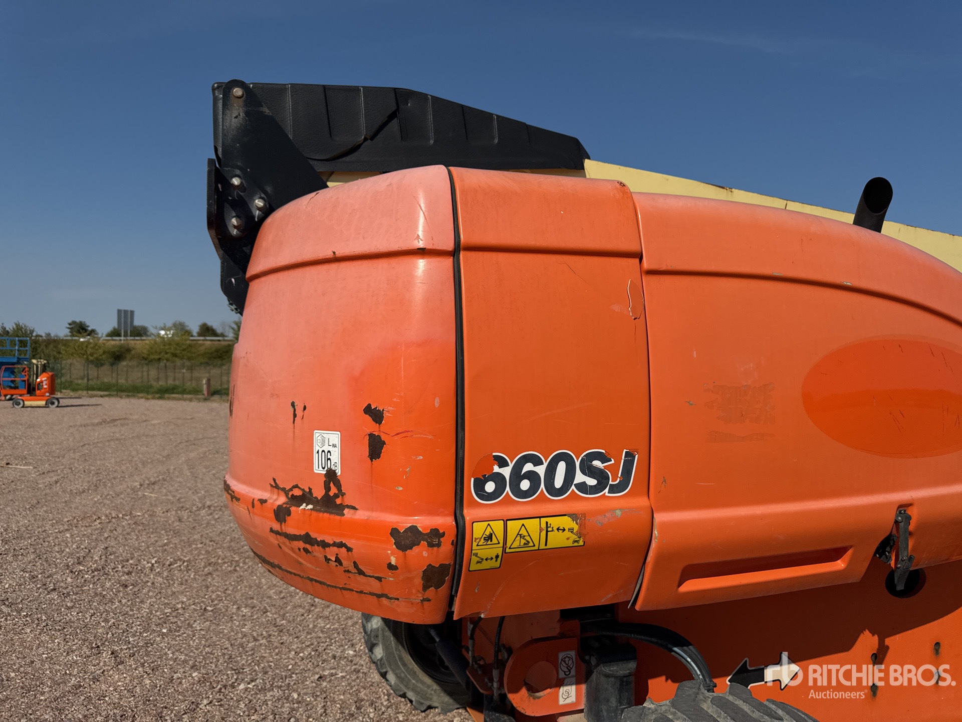 2016 JLG 660SJ