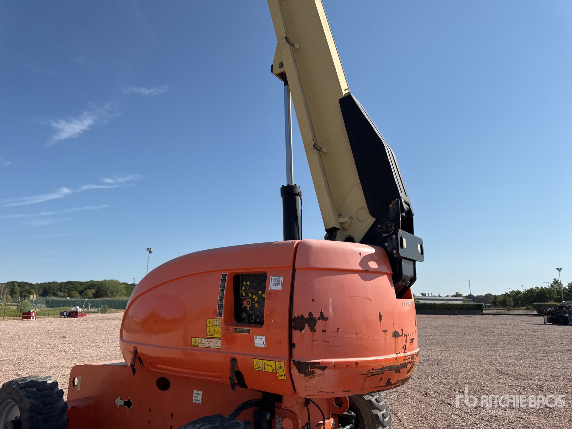 2016 JLG 660SJ