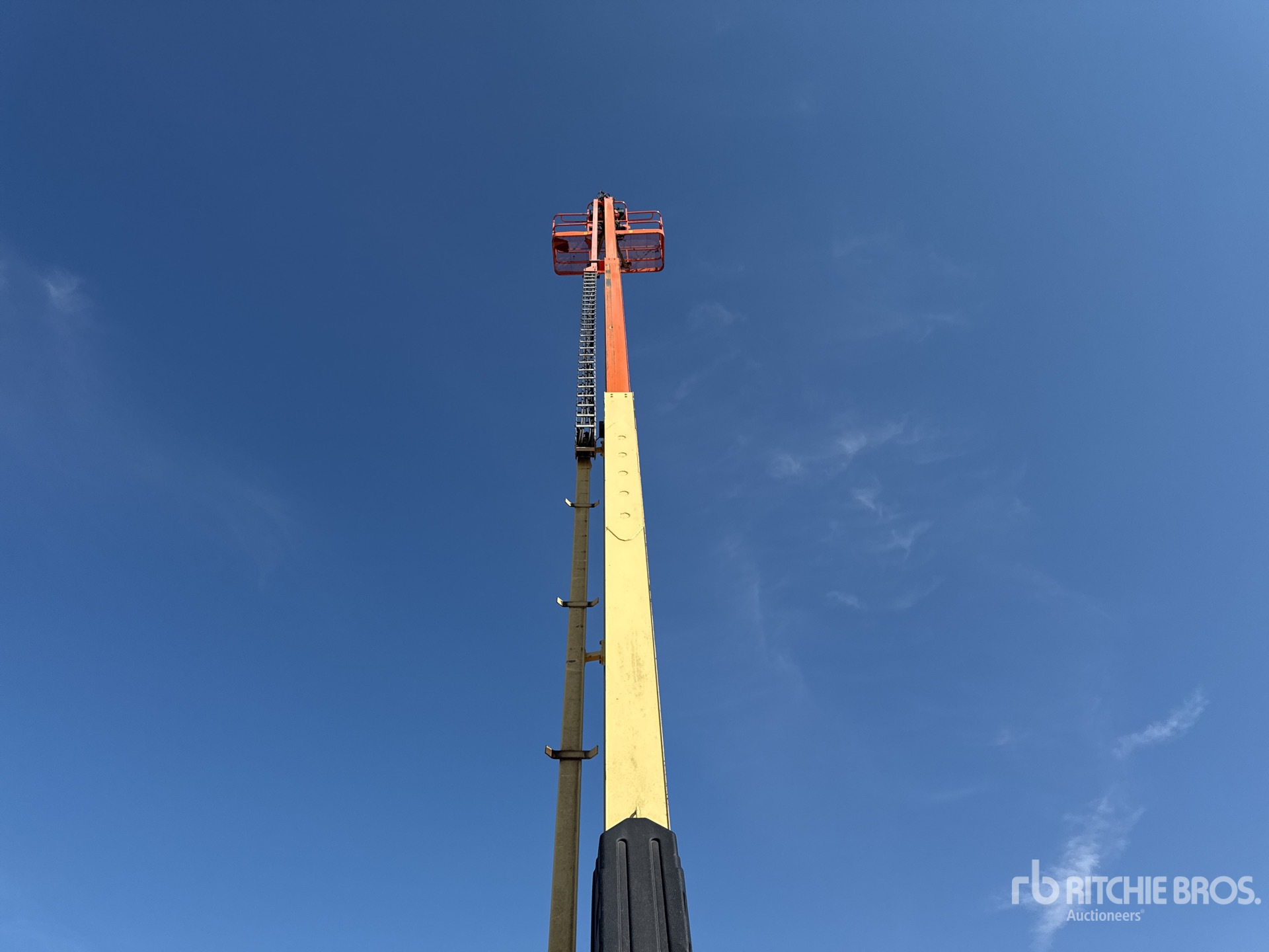 2016 JLG 660SJ