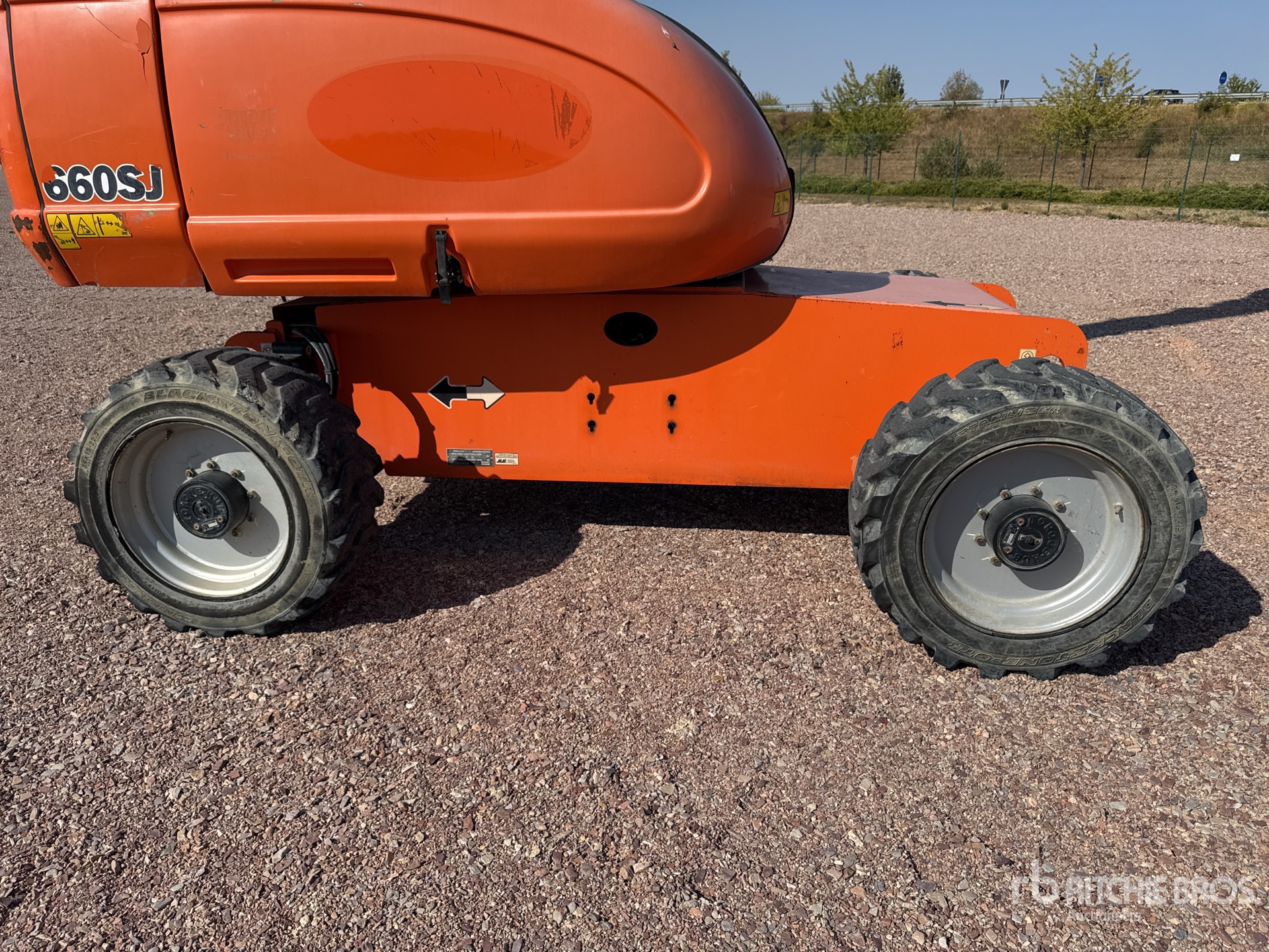 2016 JLG 660SJ