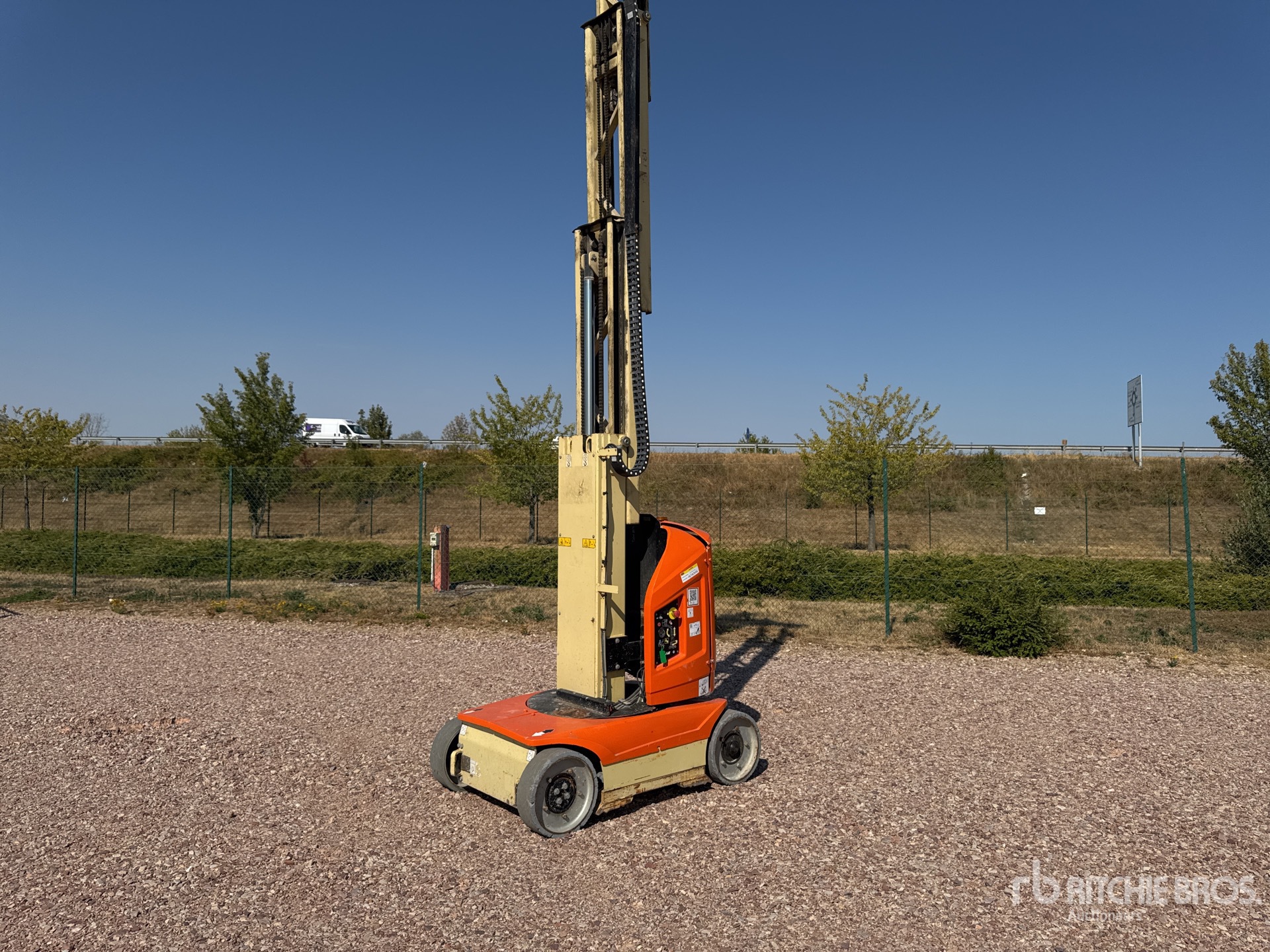 2013 JLG TOUCAN 8E