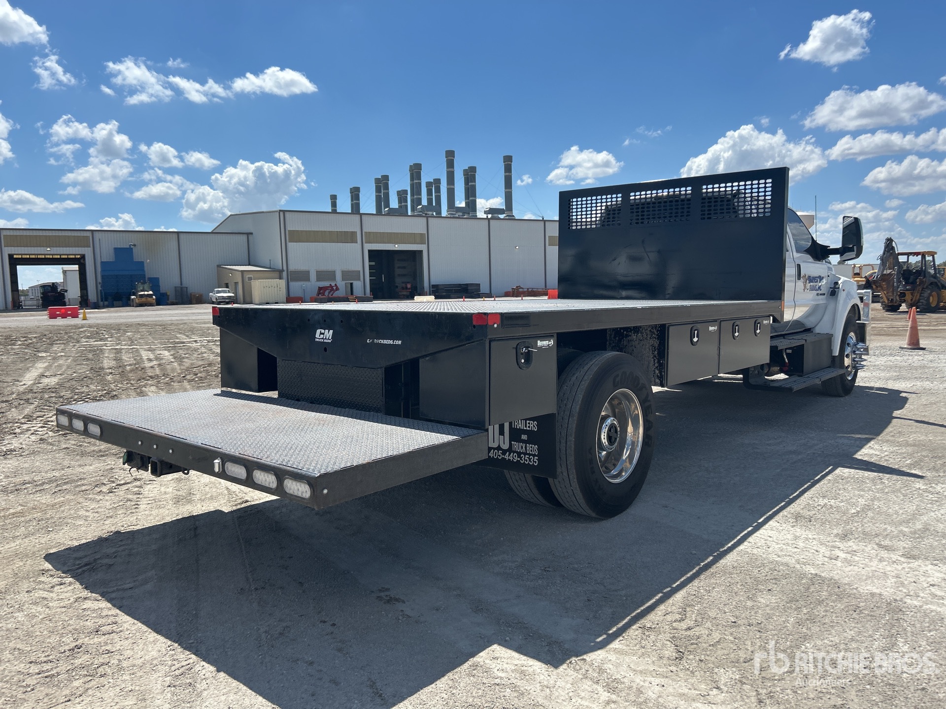 2025 Ford F-750