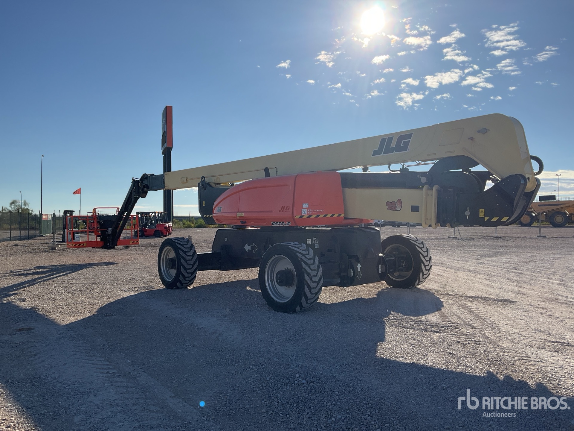 2024 JLG 1250AJP