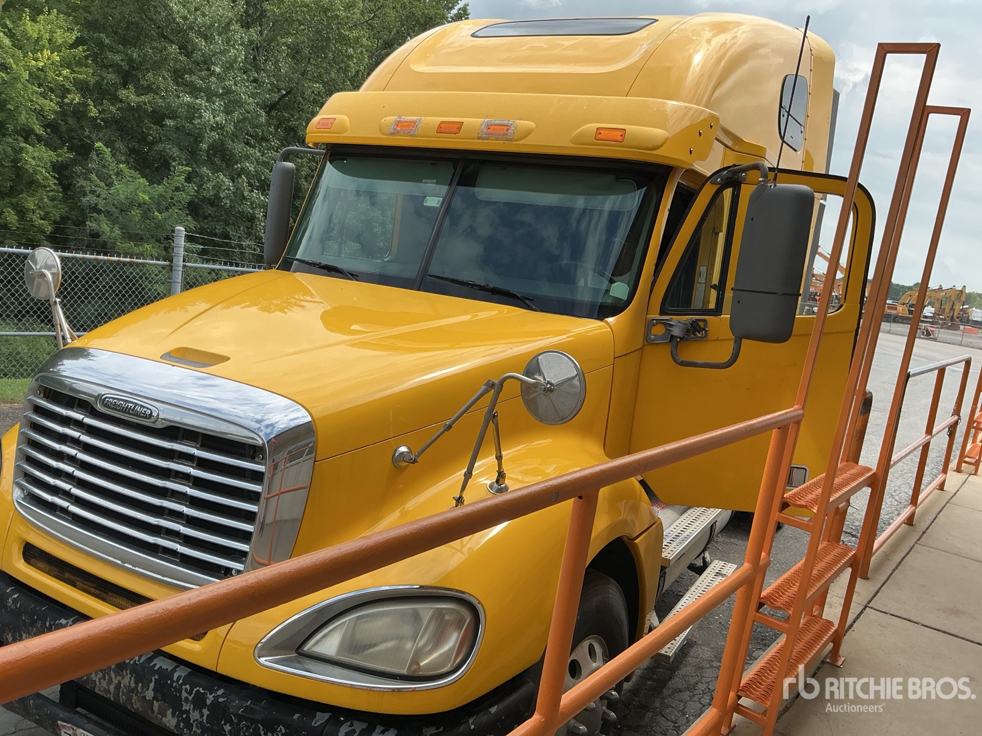 2007 Freightliner COLUMBIA 120