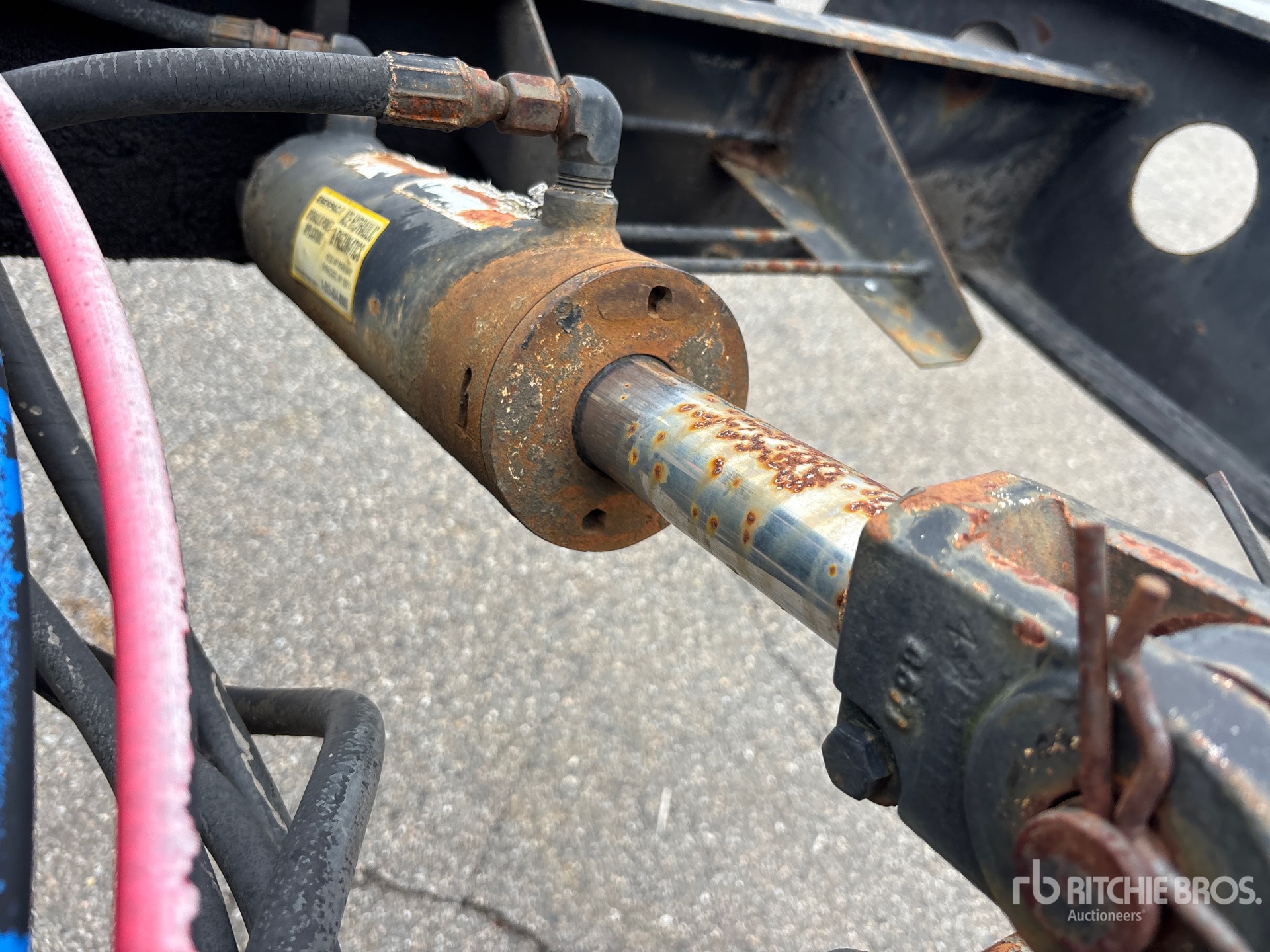 1999 Fontaine Tri/A (Inoperable)