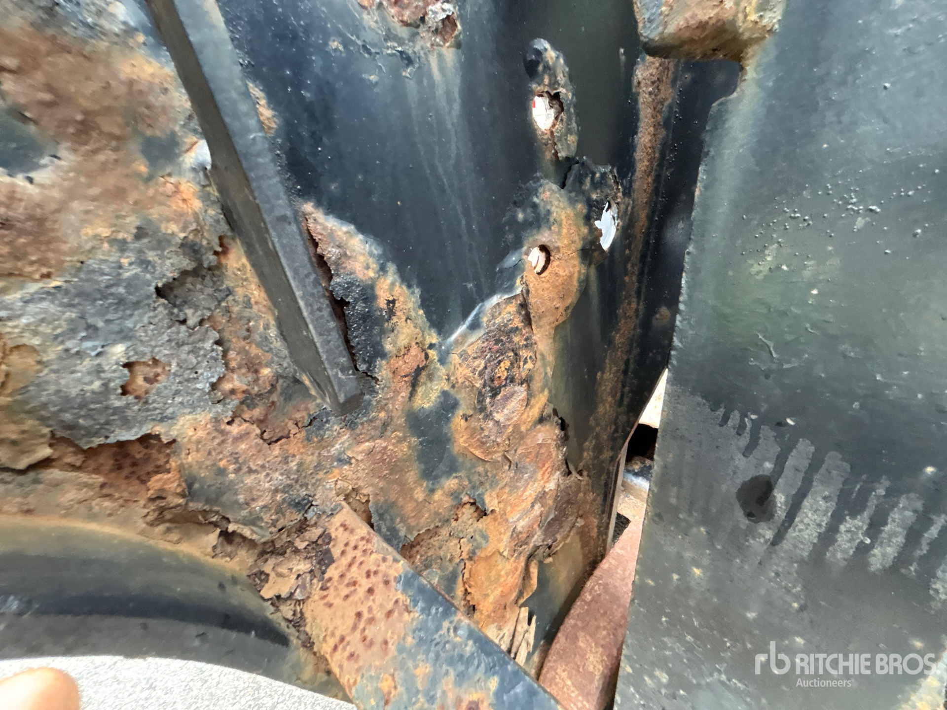 1999 Fontaine Tri/A (Inoperable)