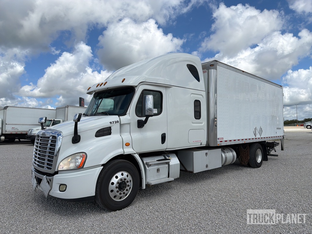 General Appearance with Foto, angolo anteriore sinistro