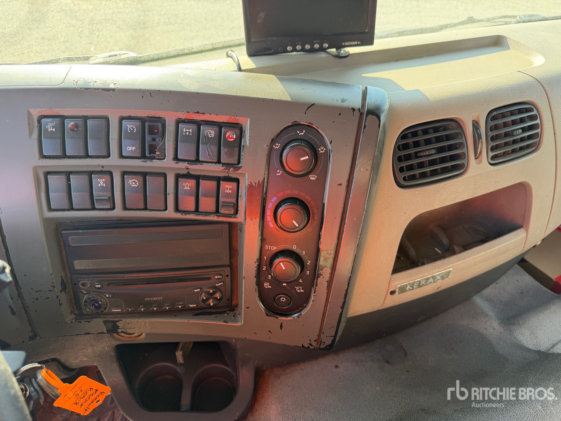 2008 Renault 410DXI