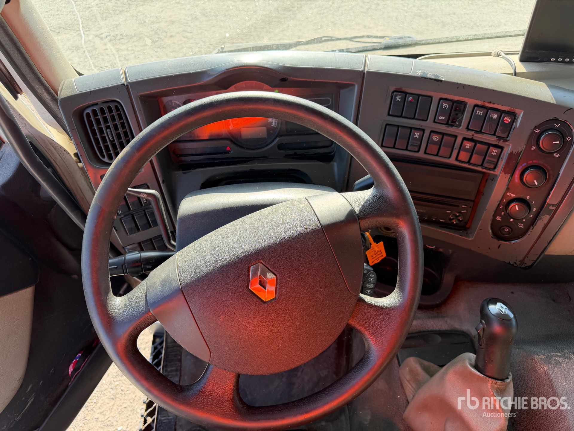 2008 Renault 410DXI