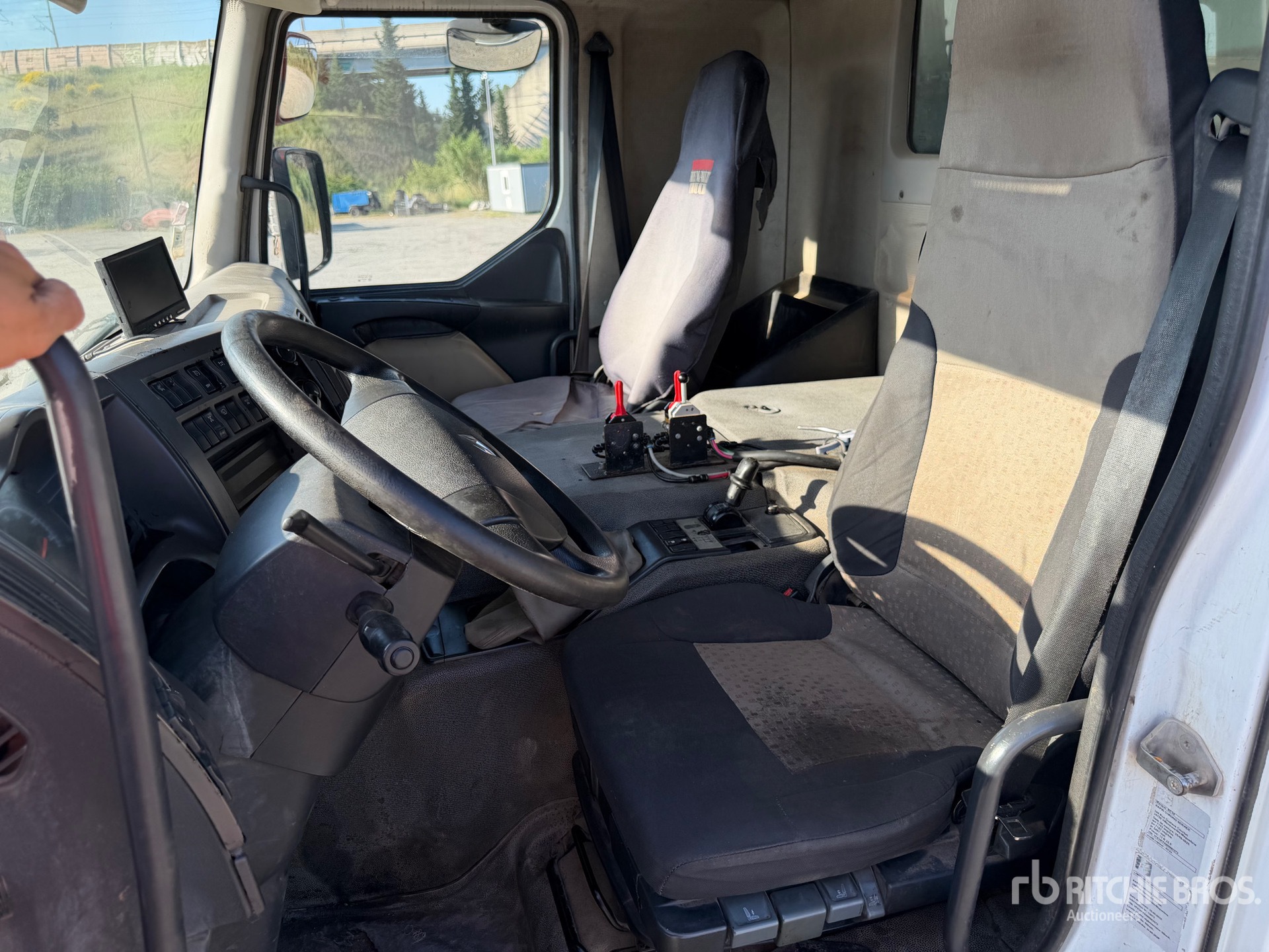 2008 Renault 410DXI