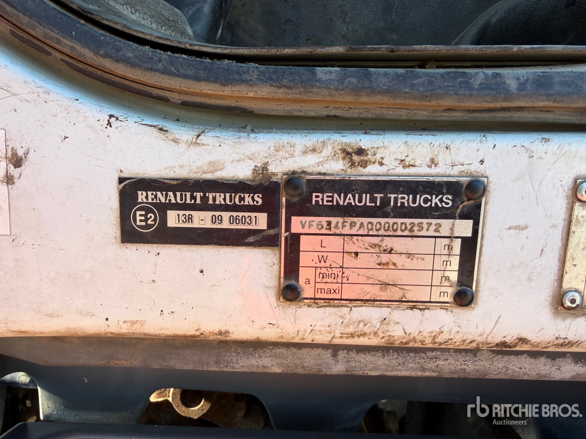 2008 Renault 410DXI