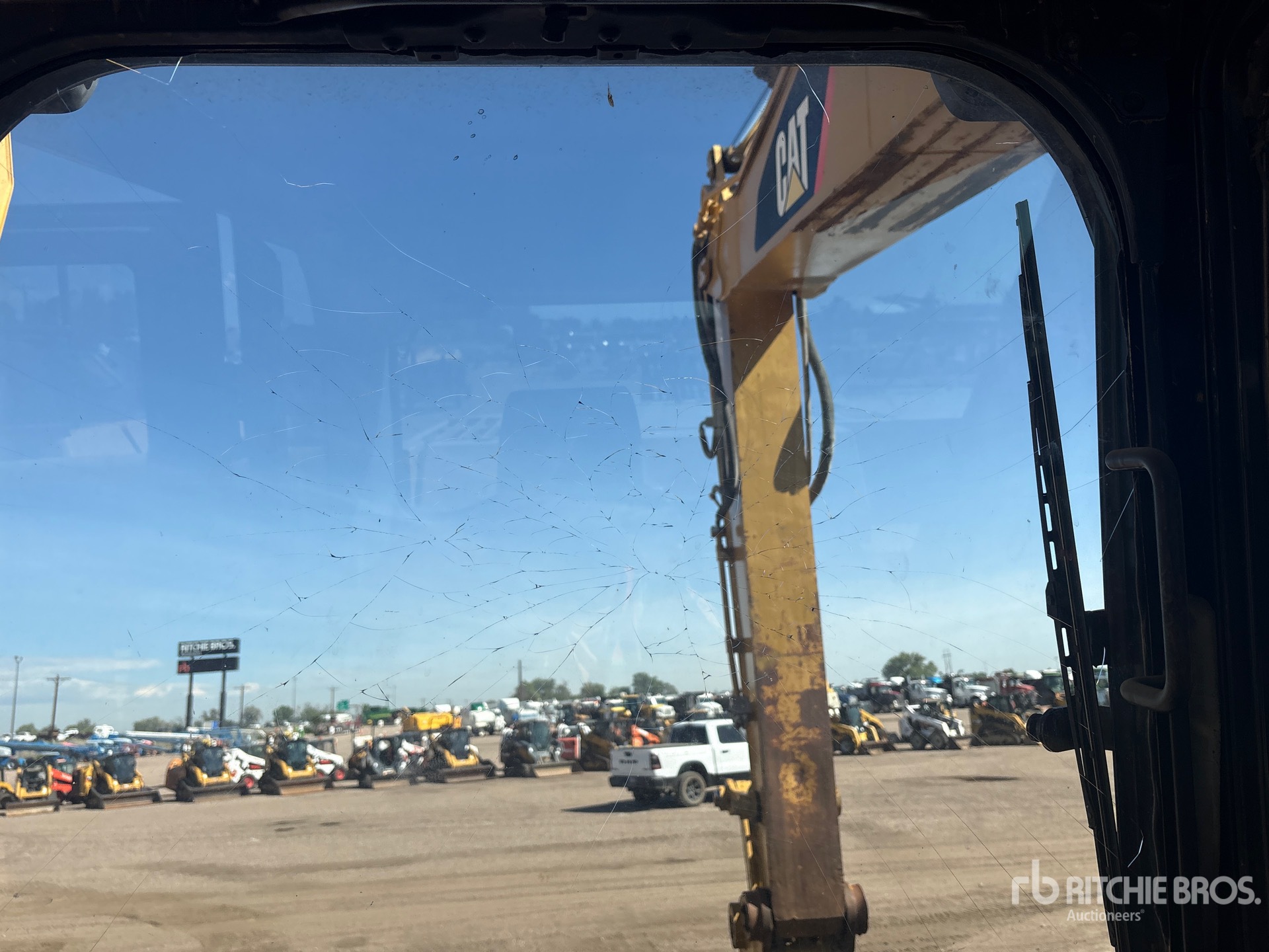 2012 Caterpillar 328D LCR