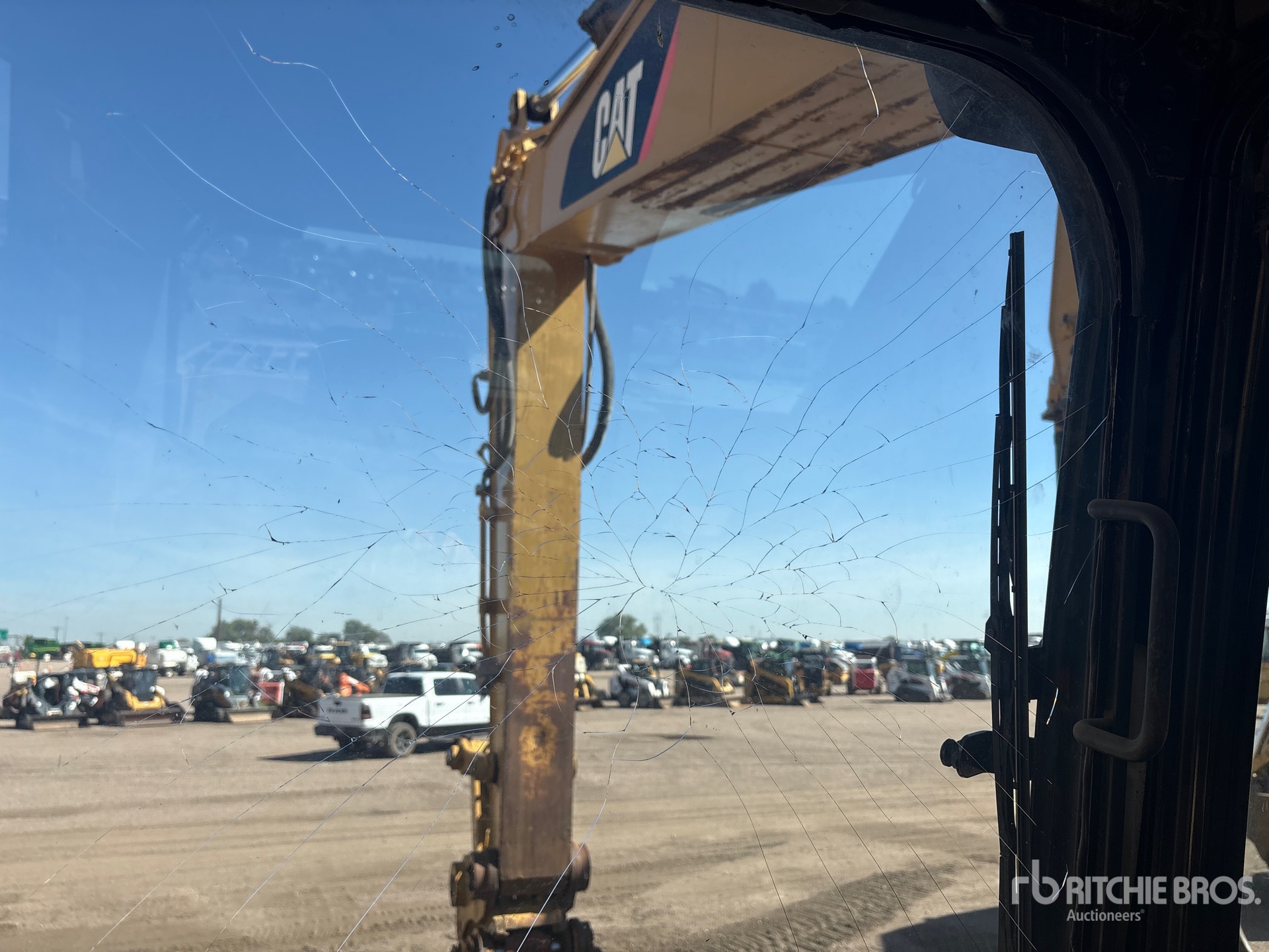 2012 Caterpillar 328D LCR