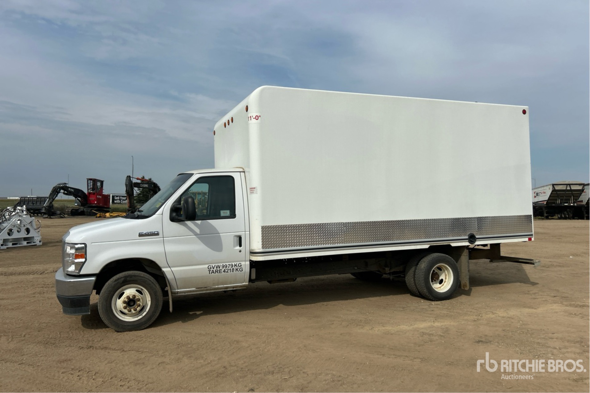 2022 Ford E-450