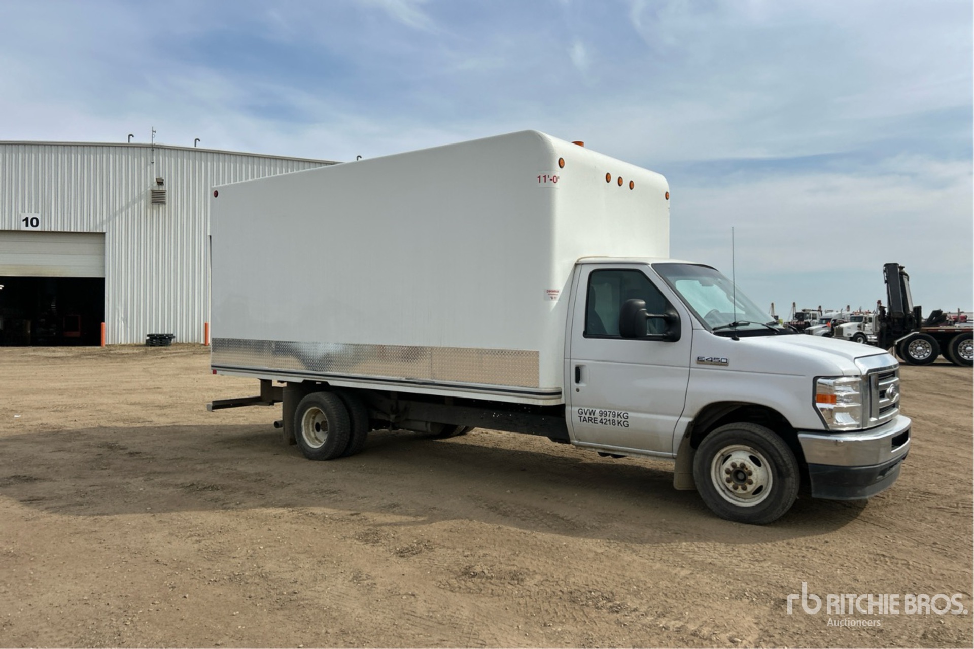 2022 Ford E-450