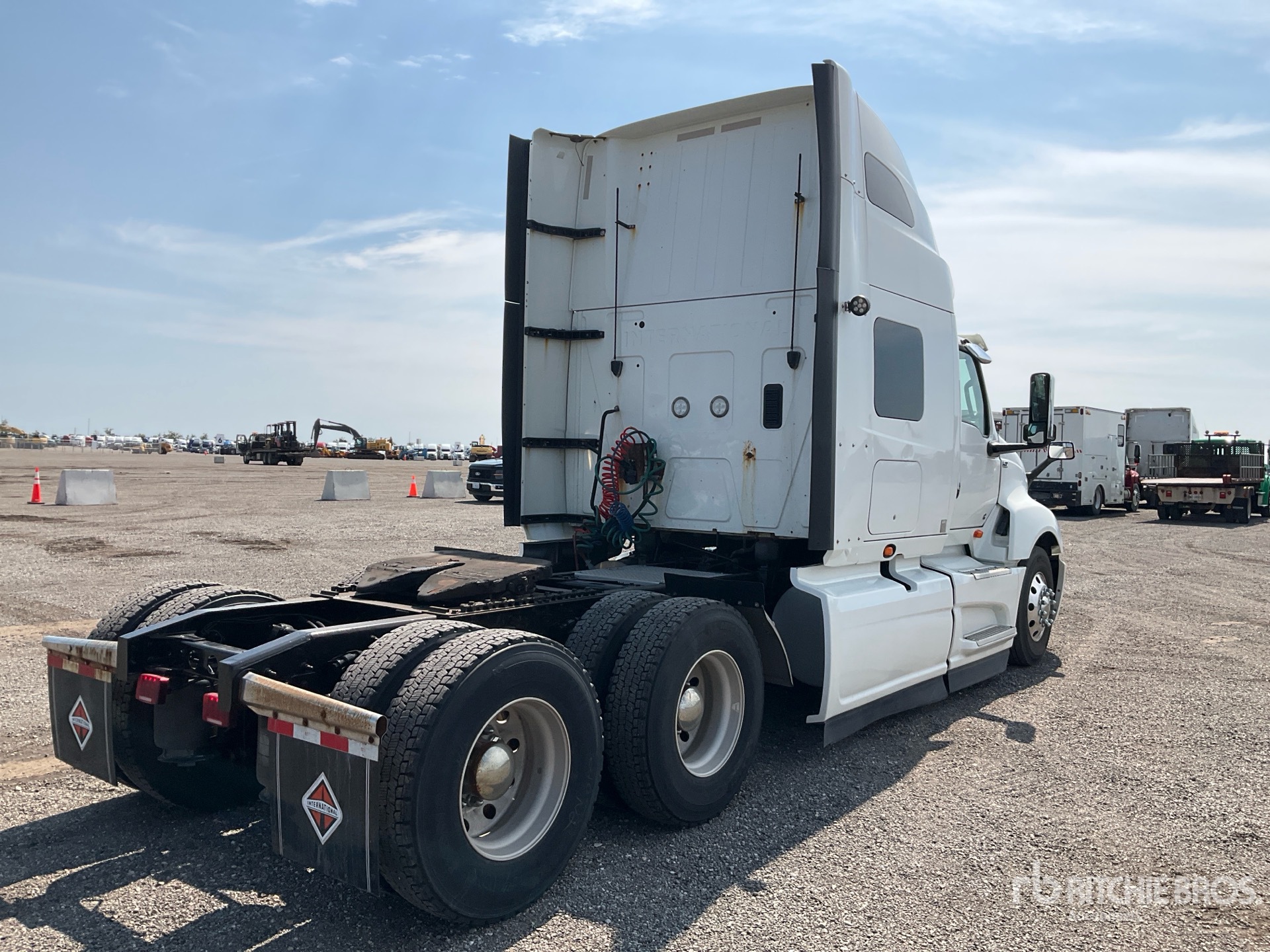 2022 International LT625