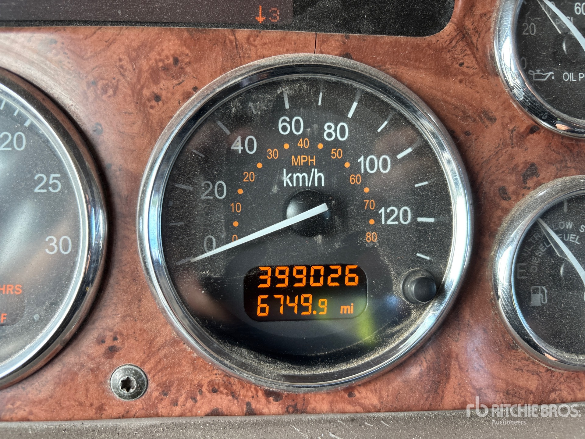 2010 Peterbilt 387