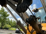 Hydraulics with Bucket Tilt Cylinders