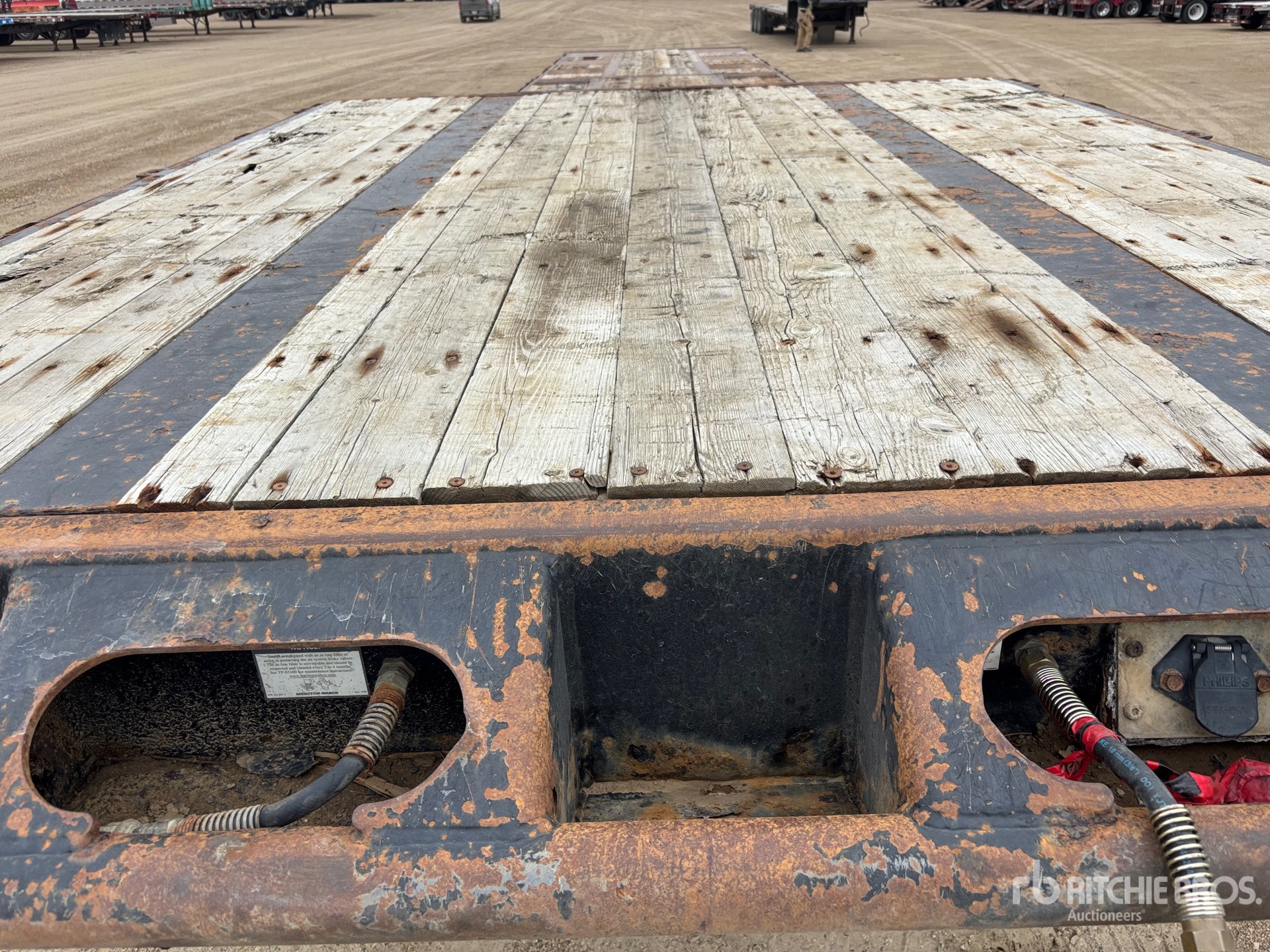 2011 Load King Tri/A 51 ft Extendable