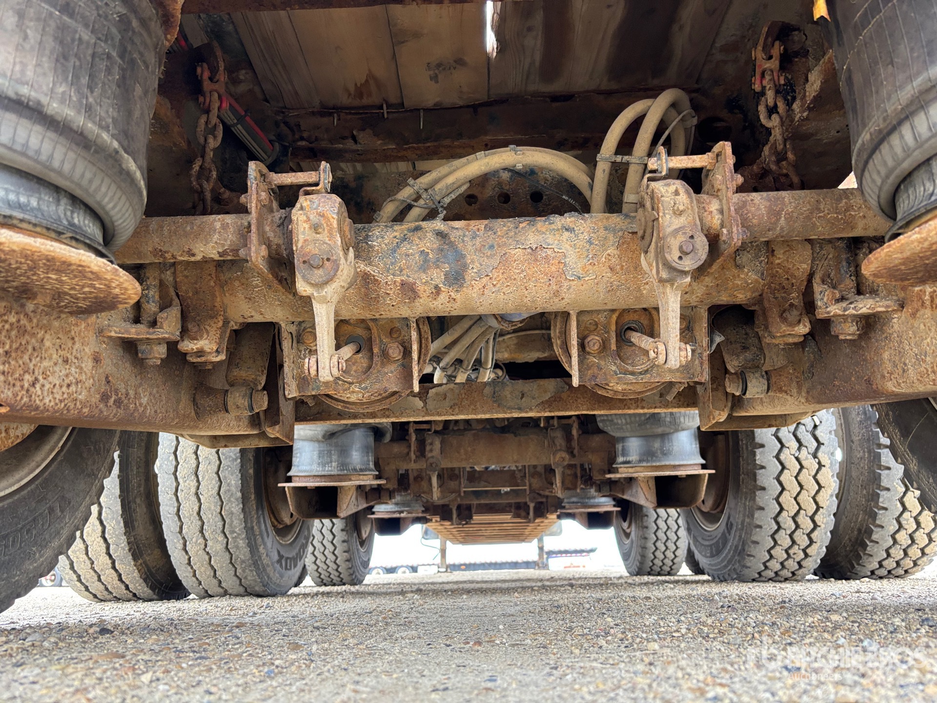 2011 Load King Tri/A 51 ft Extendable
