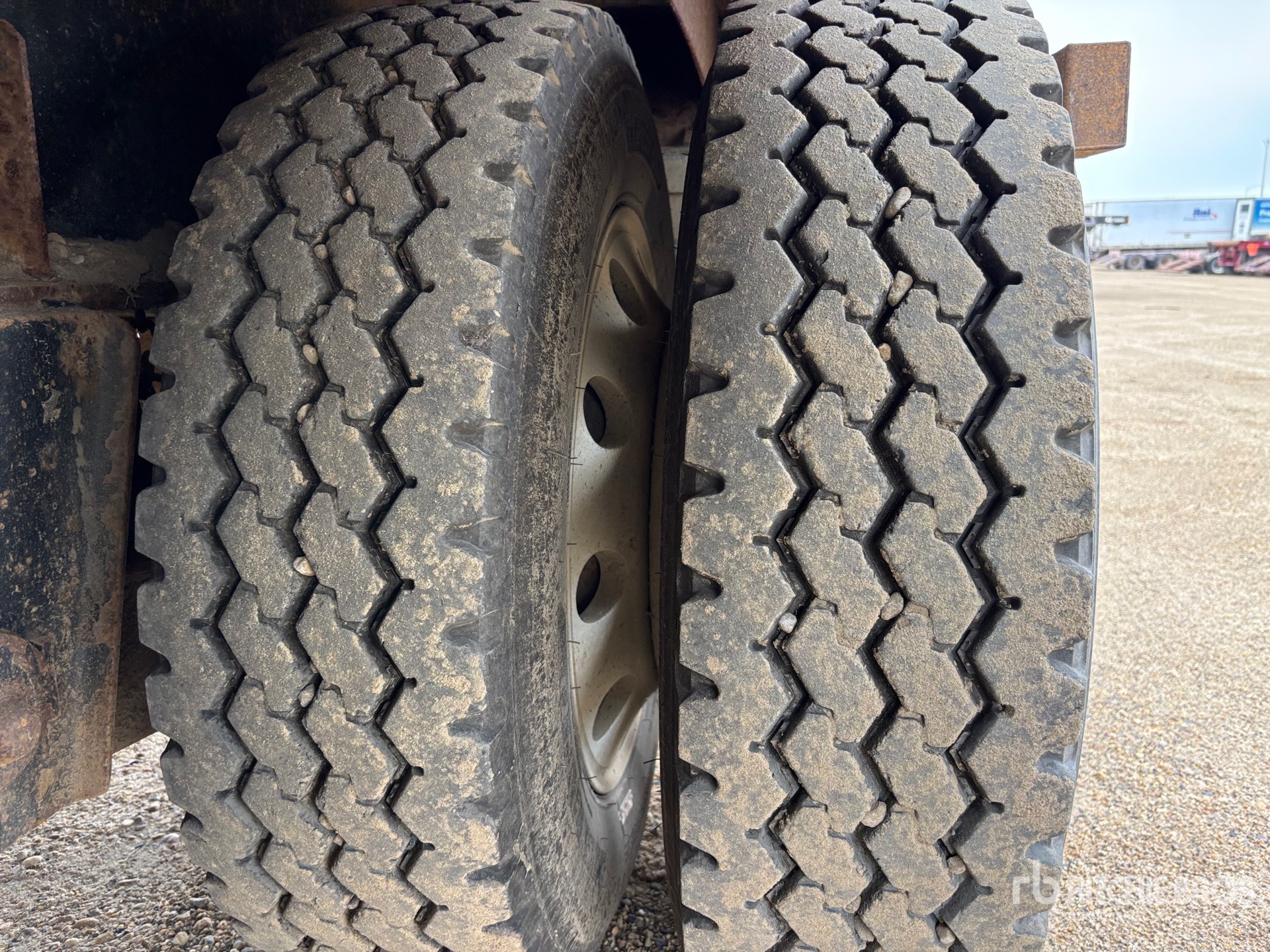 2011 Load King Tri/A 51 ft Extendable
