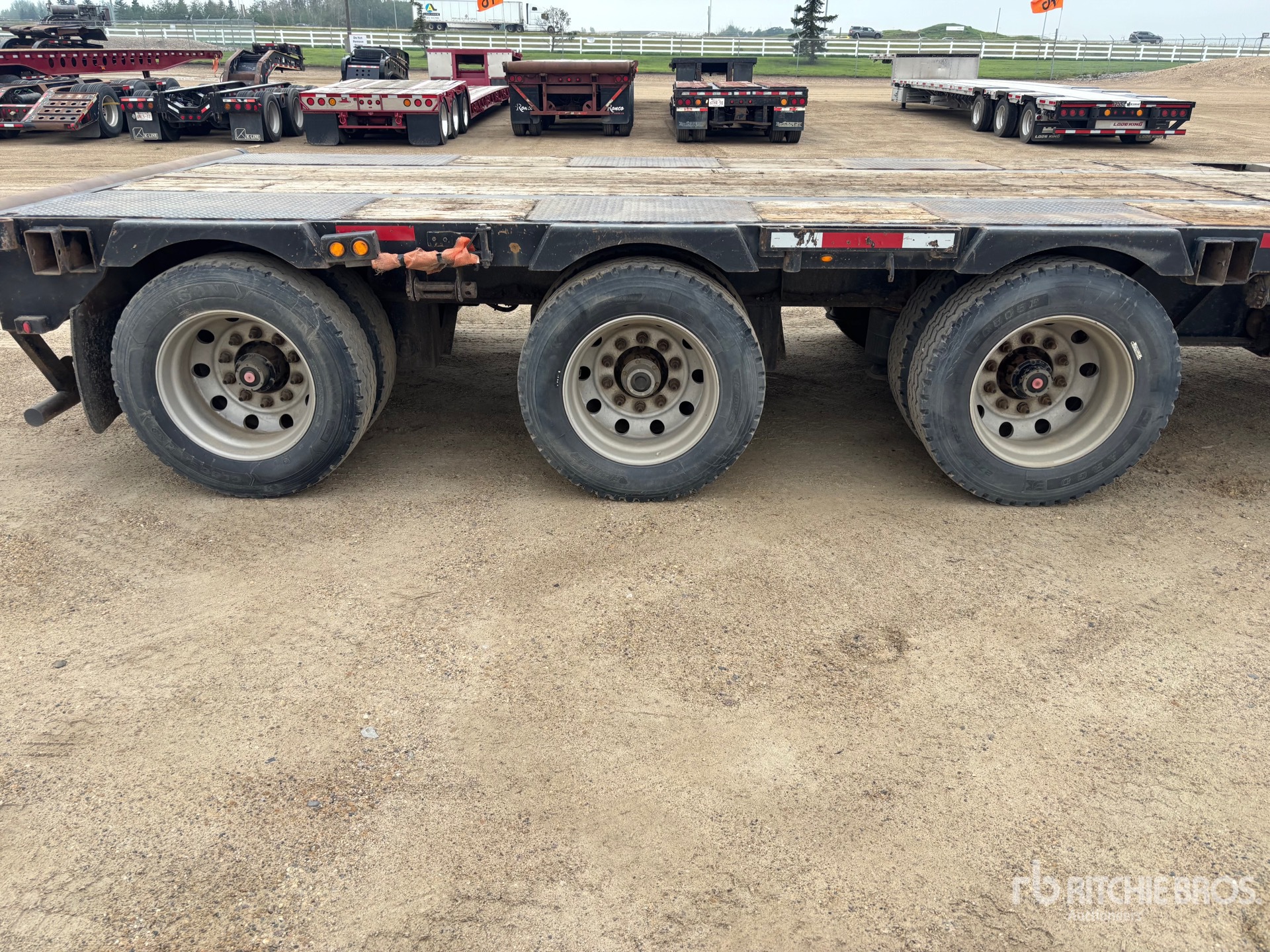 2015 Manac 50 ft Tri/A 50 ft Extendable