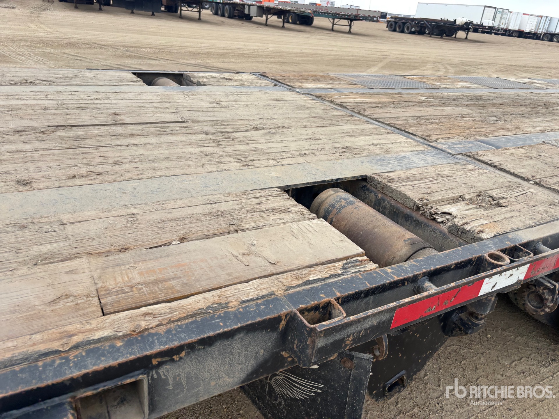 2015 Manac 50 ft Tri/A 50 ft Extendable