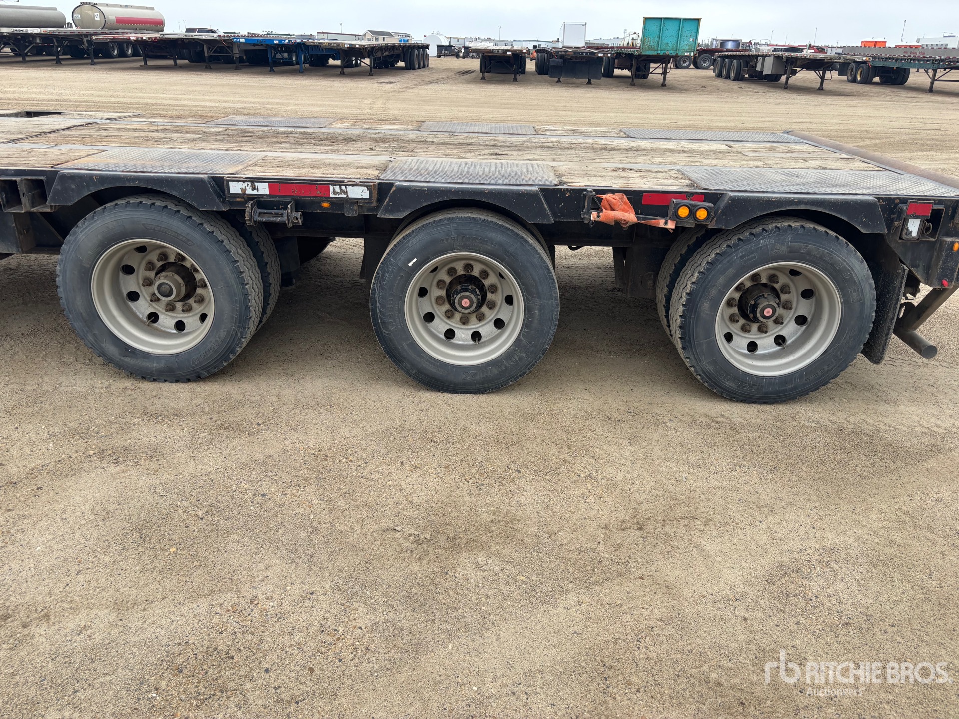 2015 Manac 50 ft Tri/A 50 ft Extendable