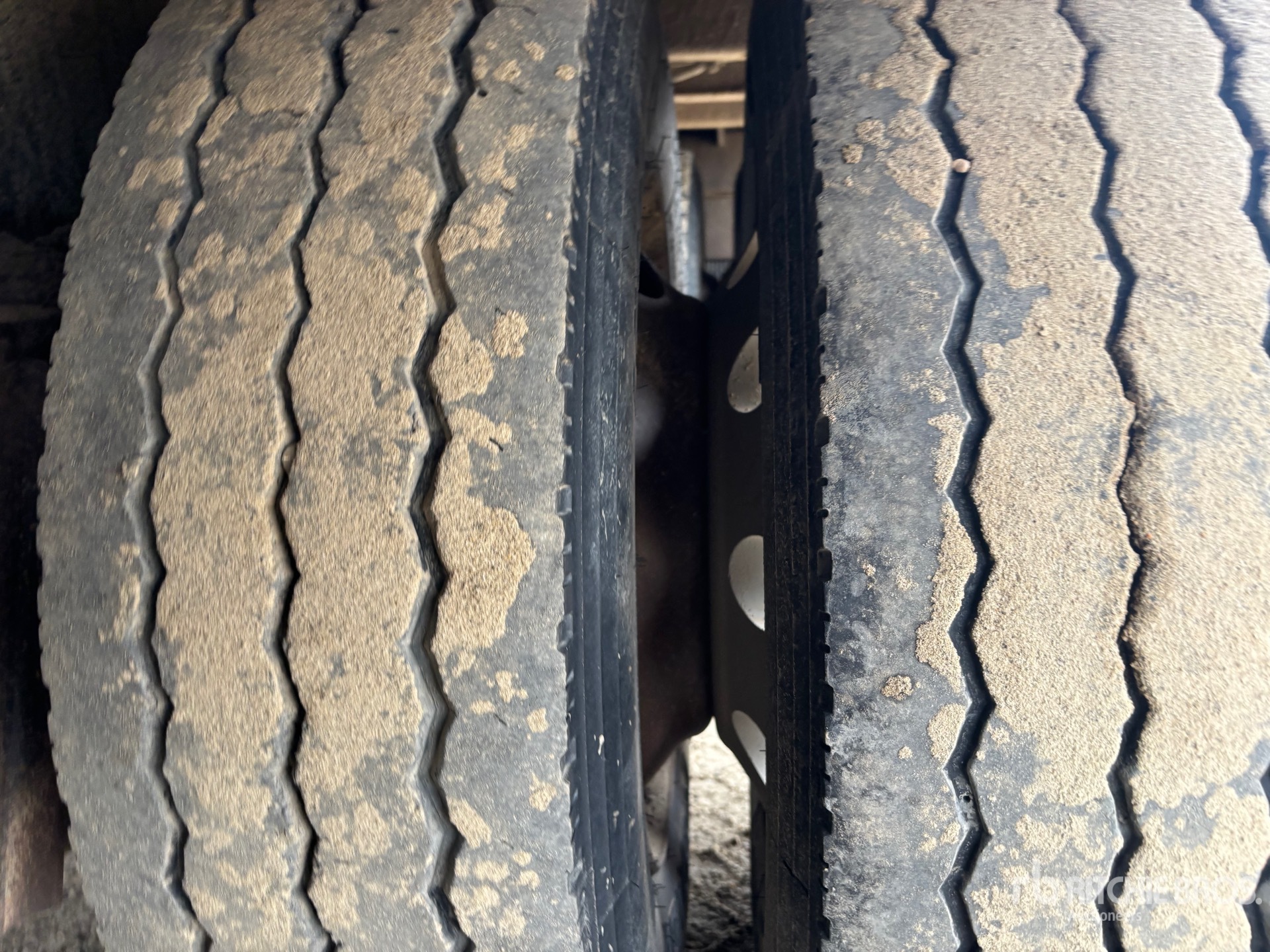 2015 Manac 50 ft Tri/A 50 ft Extendable