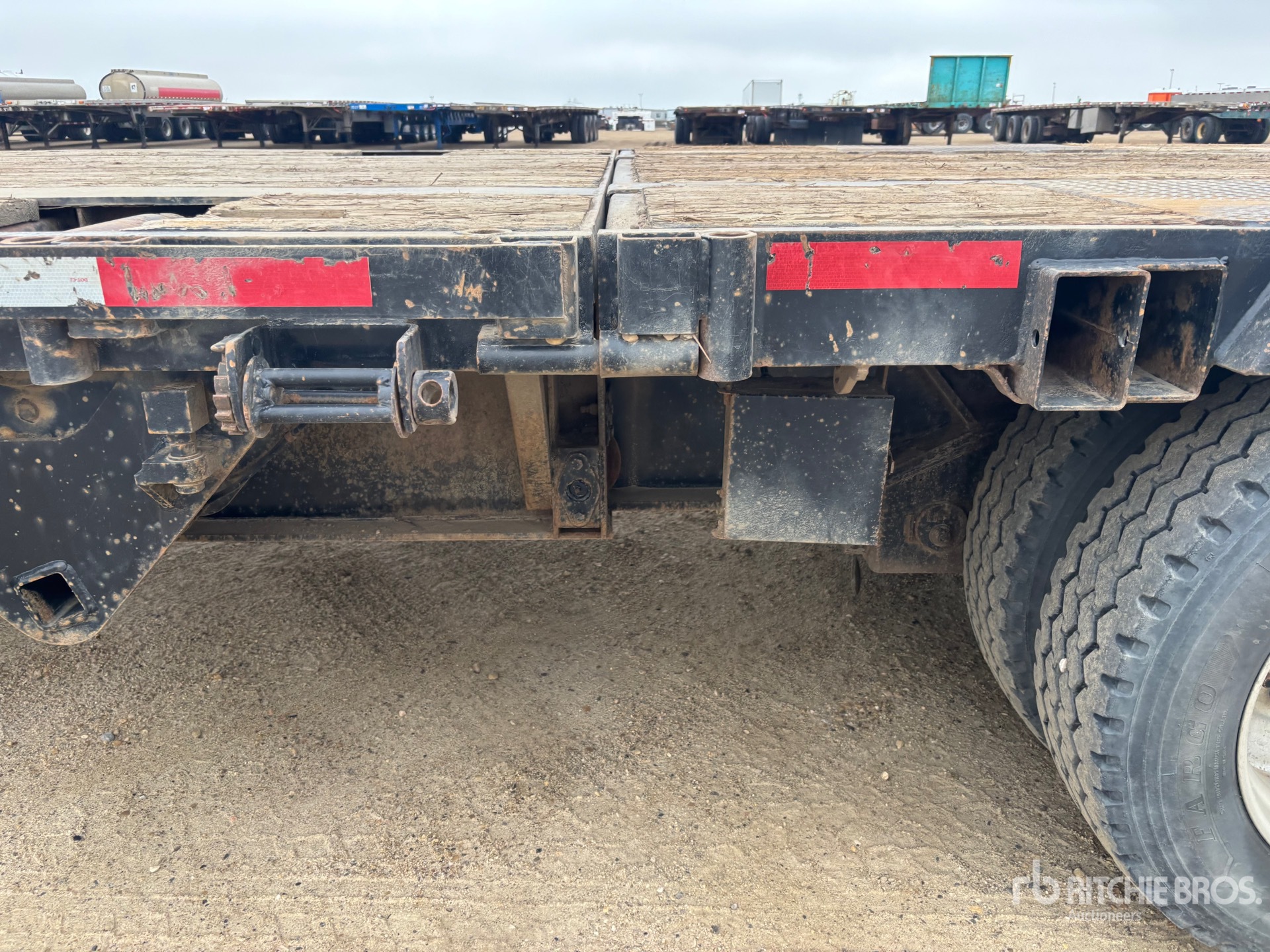 2015 Manac 50 ft Tri/A 50 ft Extendable
