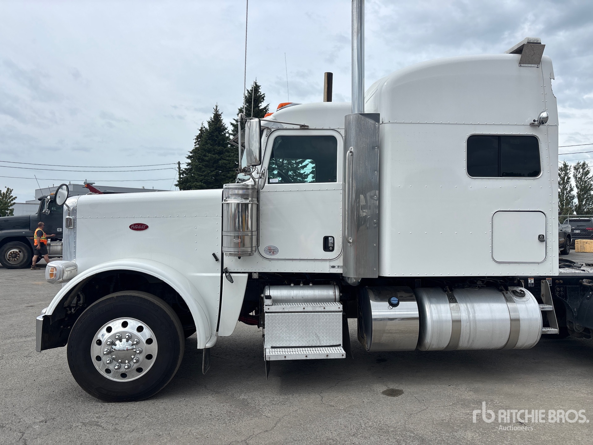 2022 Peterbilt 389