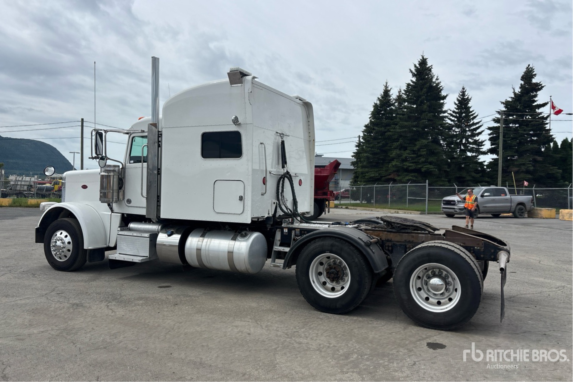 2022 Peterbilt 389