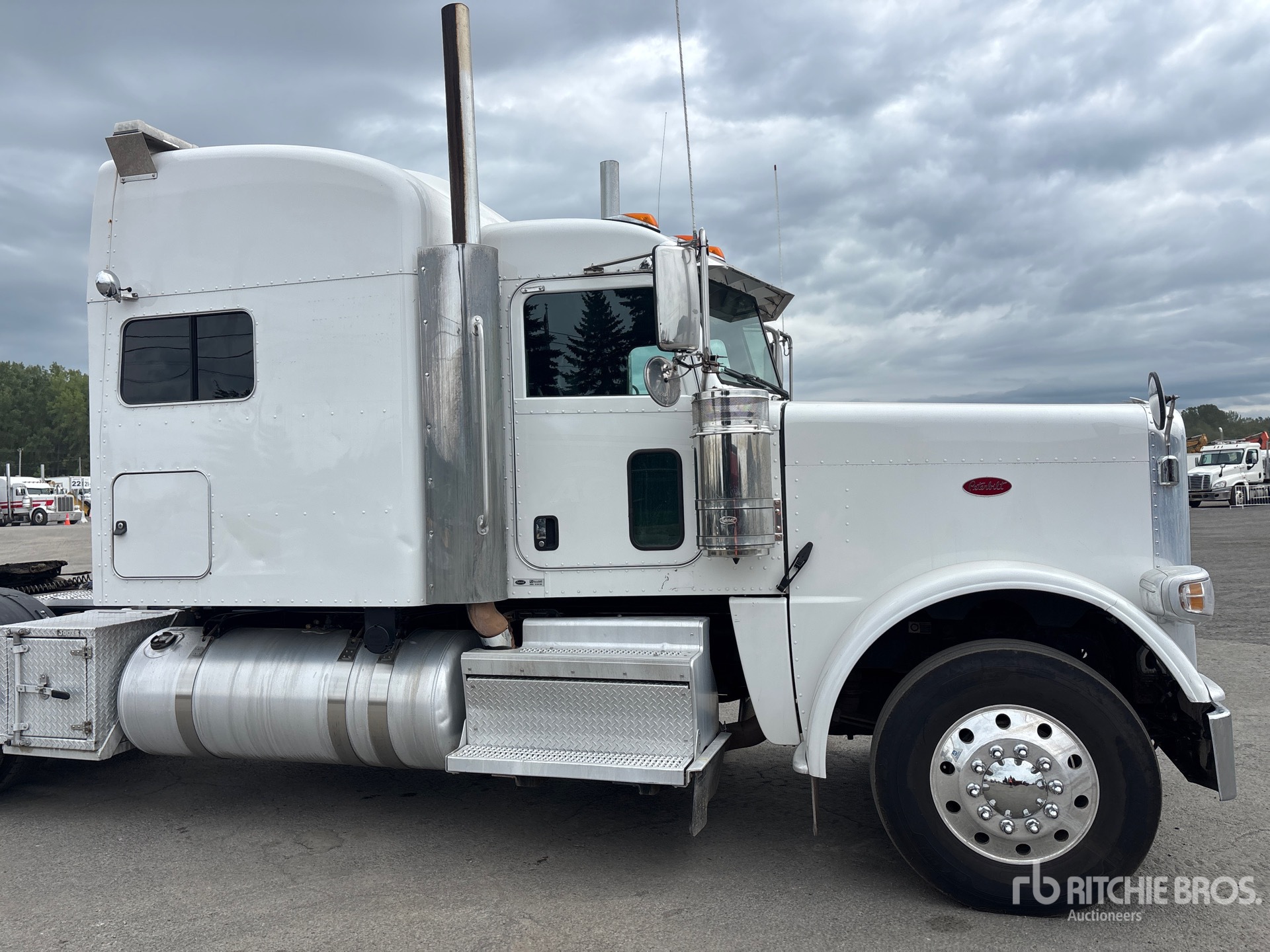 2022 Peterbilt 389