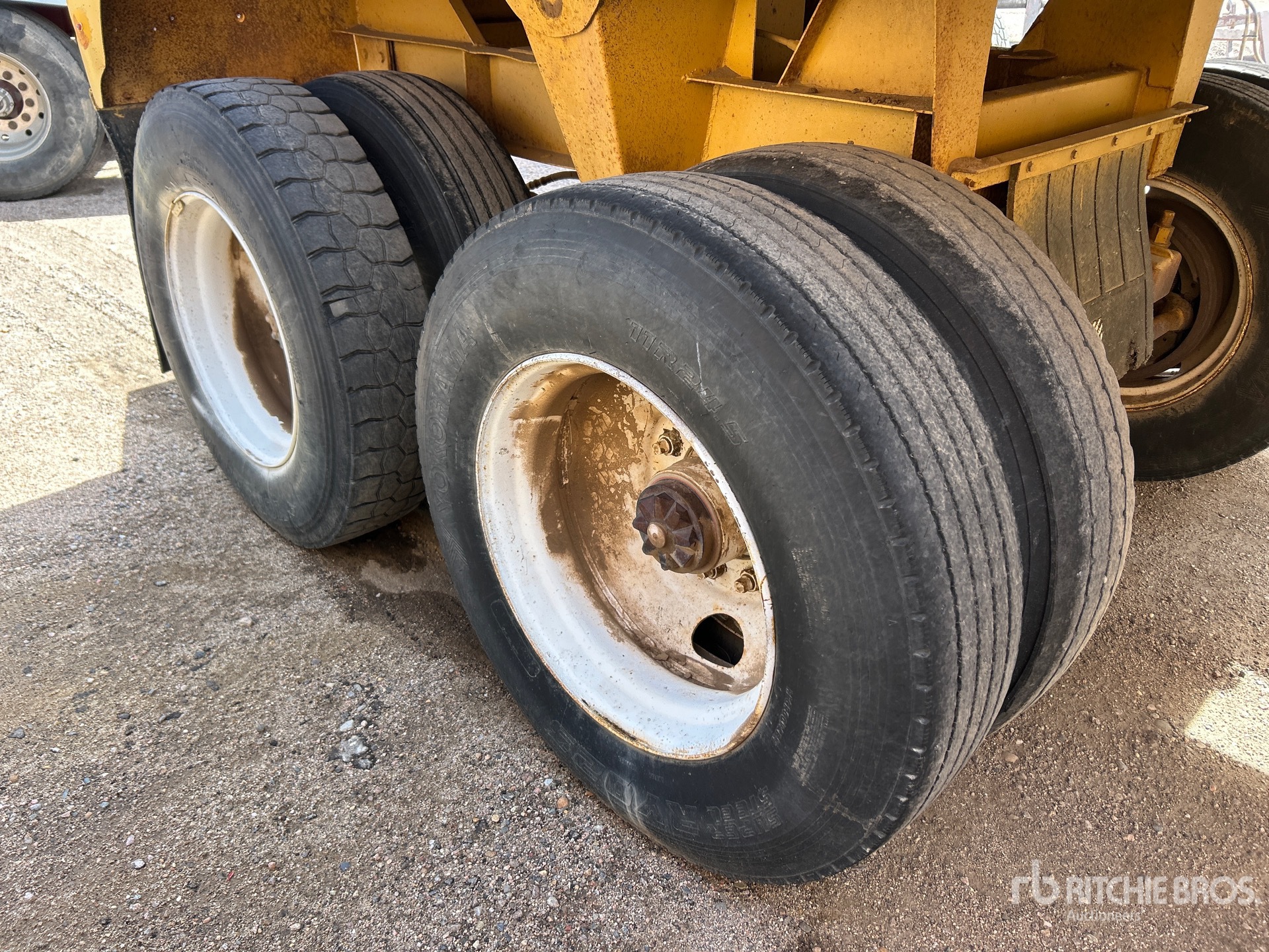 1976 Fruehauf DESM2M22