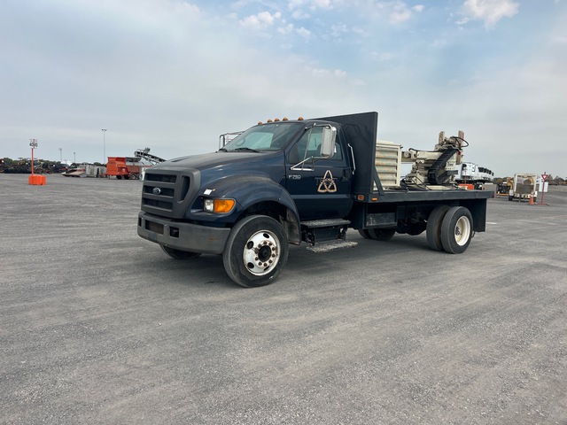 Geoprobe 6600 on 2005 Ford F-750 XL 4x2 Drill Truck